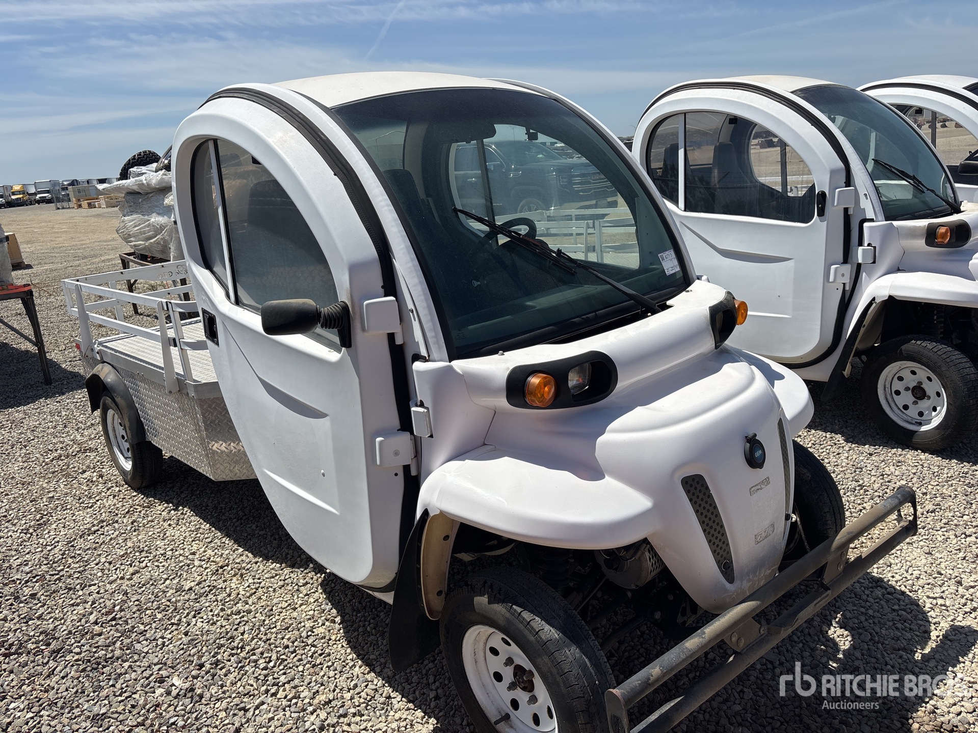 General Appearance with Picture, Right Front Corner