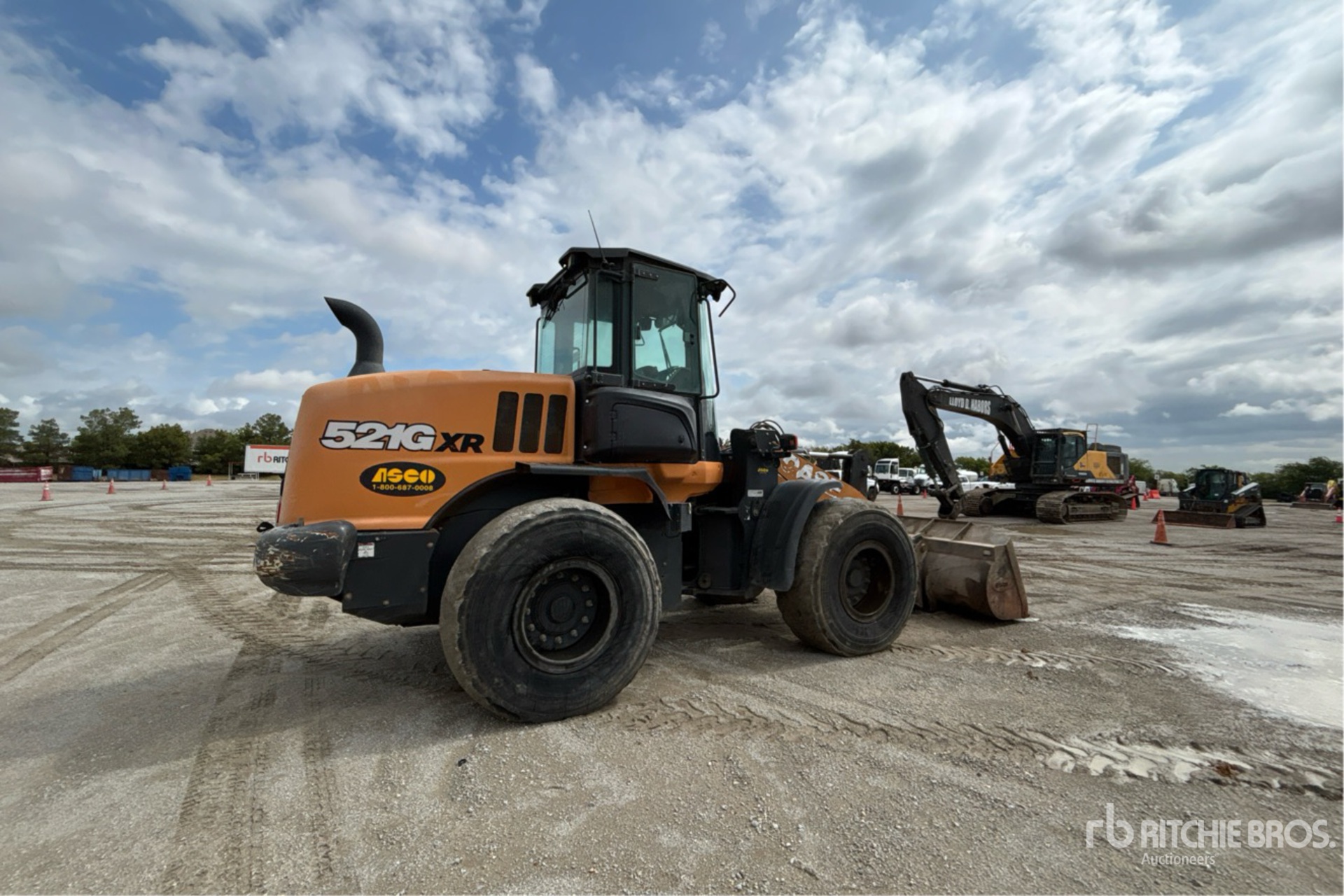 General Appearance with Picture, Right Rear Corner
