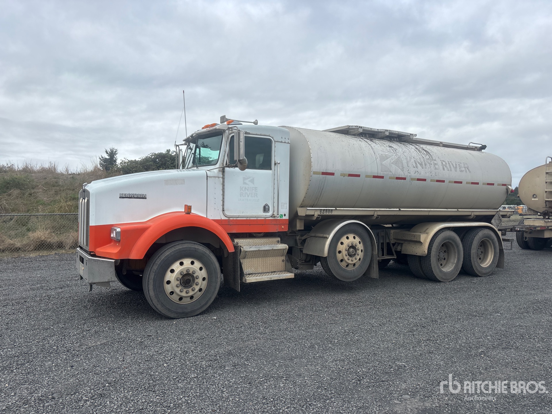 2001 Kenworth T800