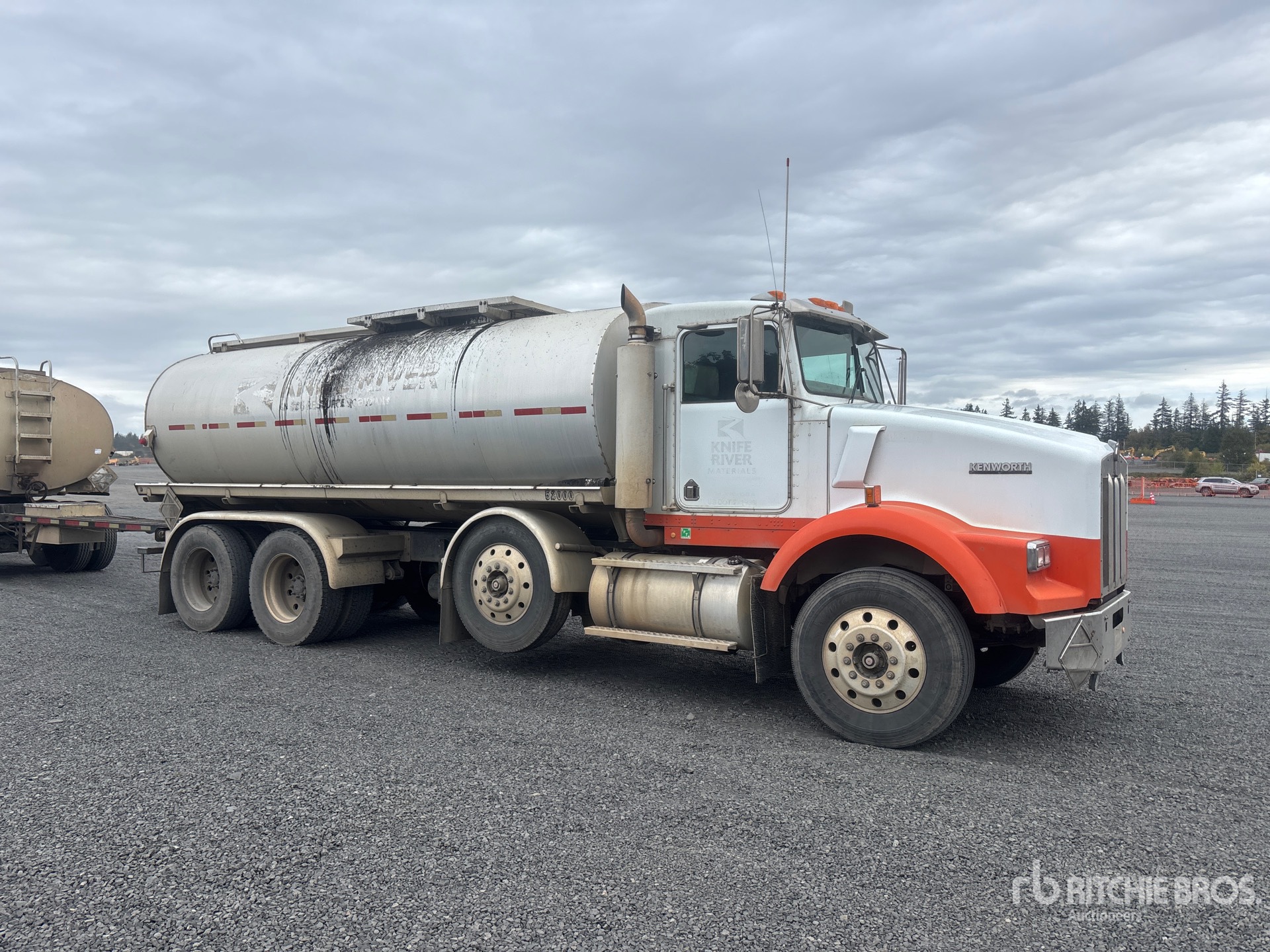 2001 Kenworth T800