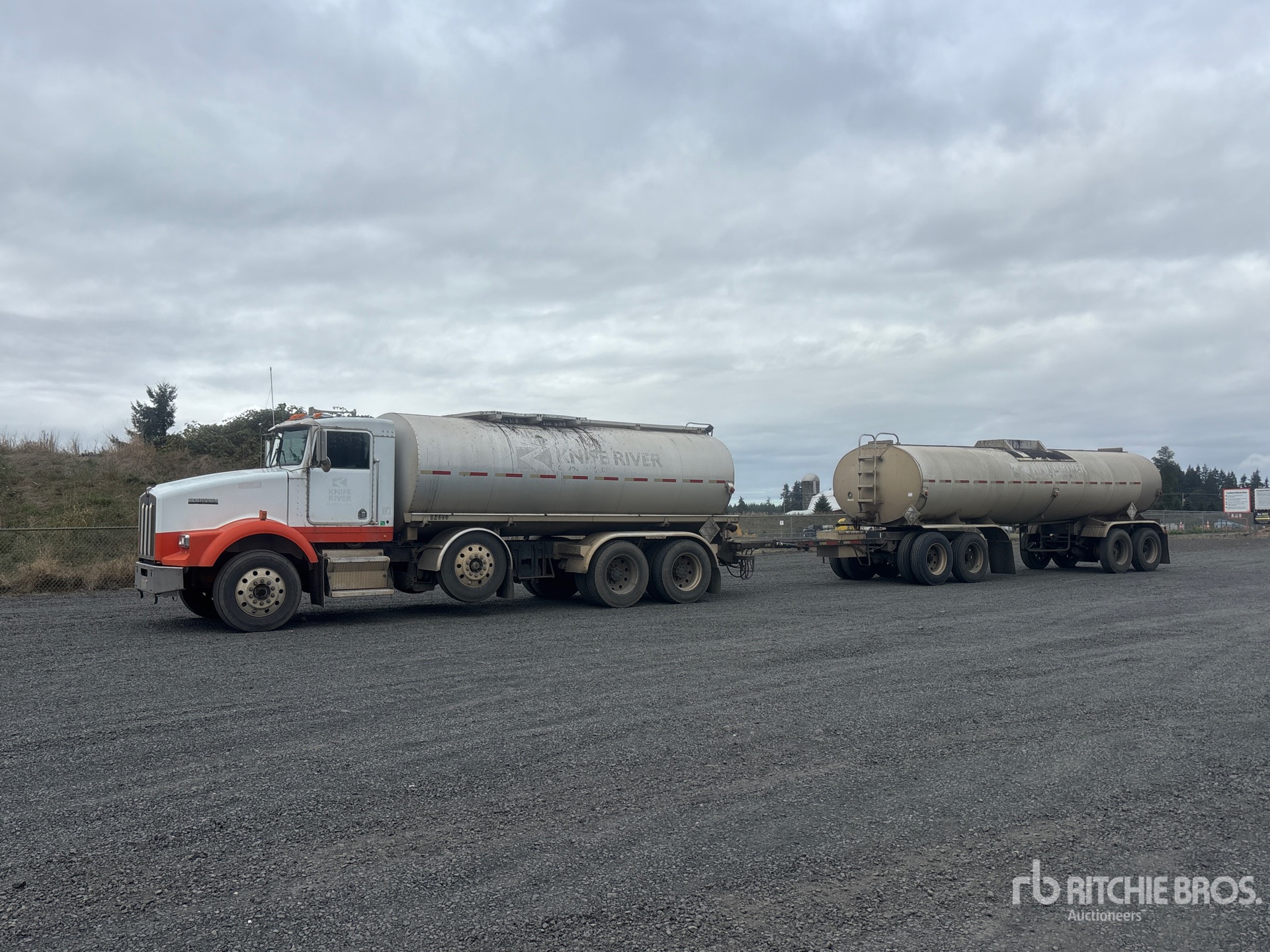 Photo of 2001 Kenworth T800