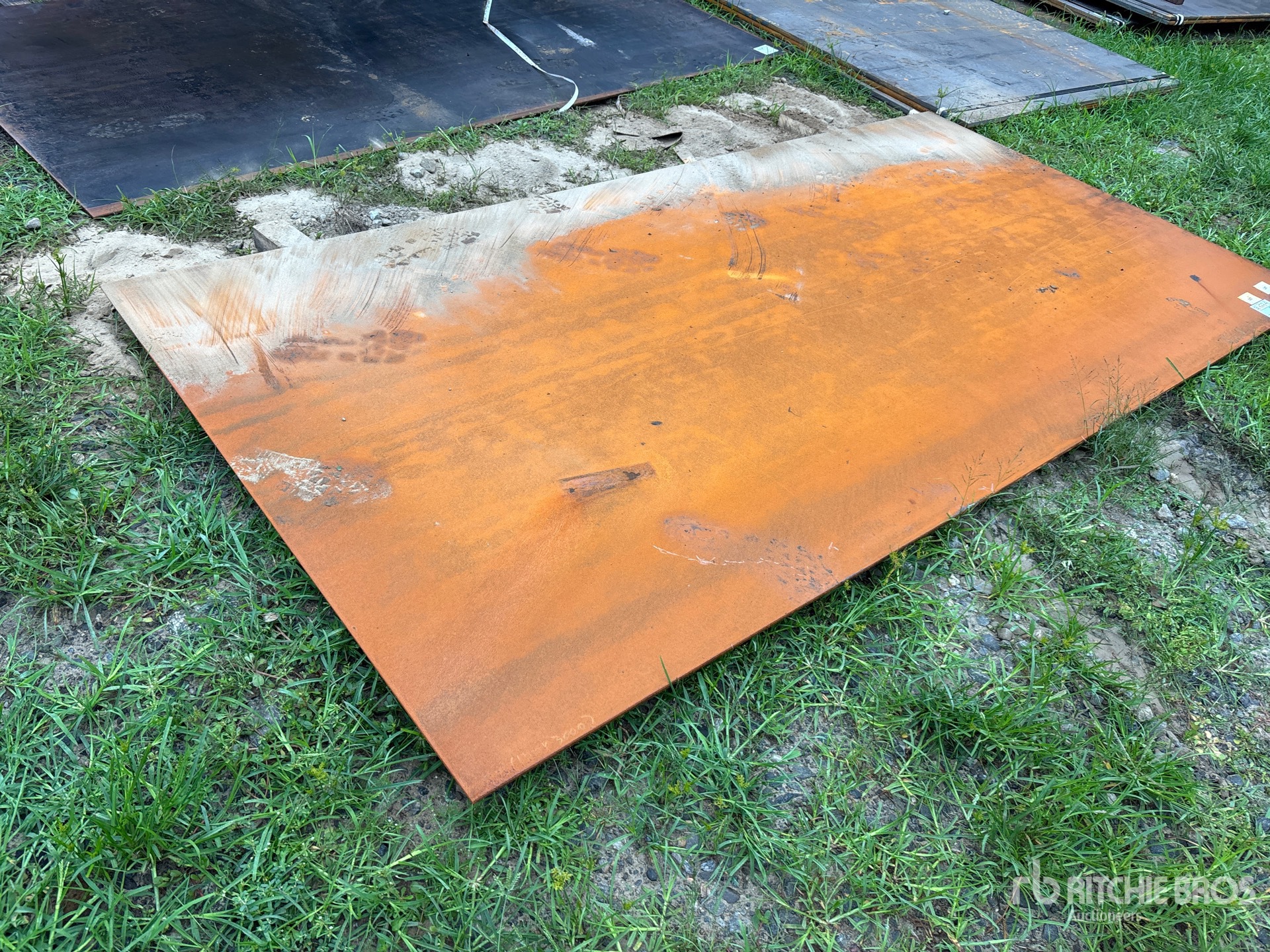 Aspect général with Image, coin avant droit