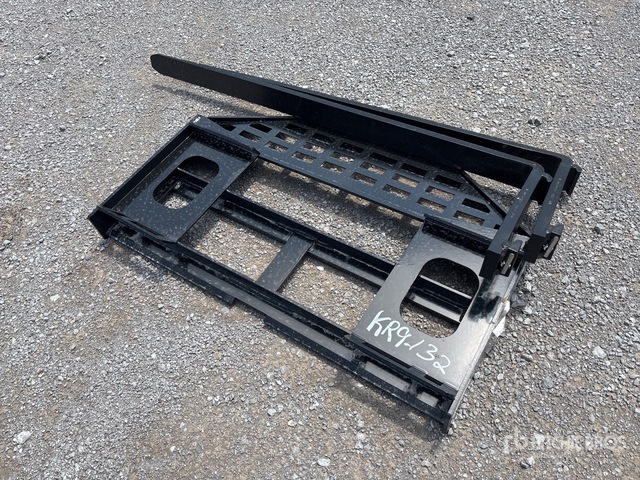 2026 GIYI GY-DHC Skid Steer Forks