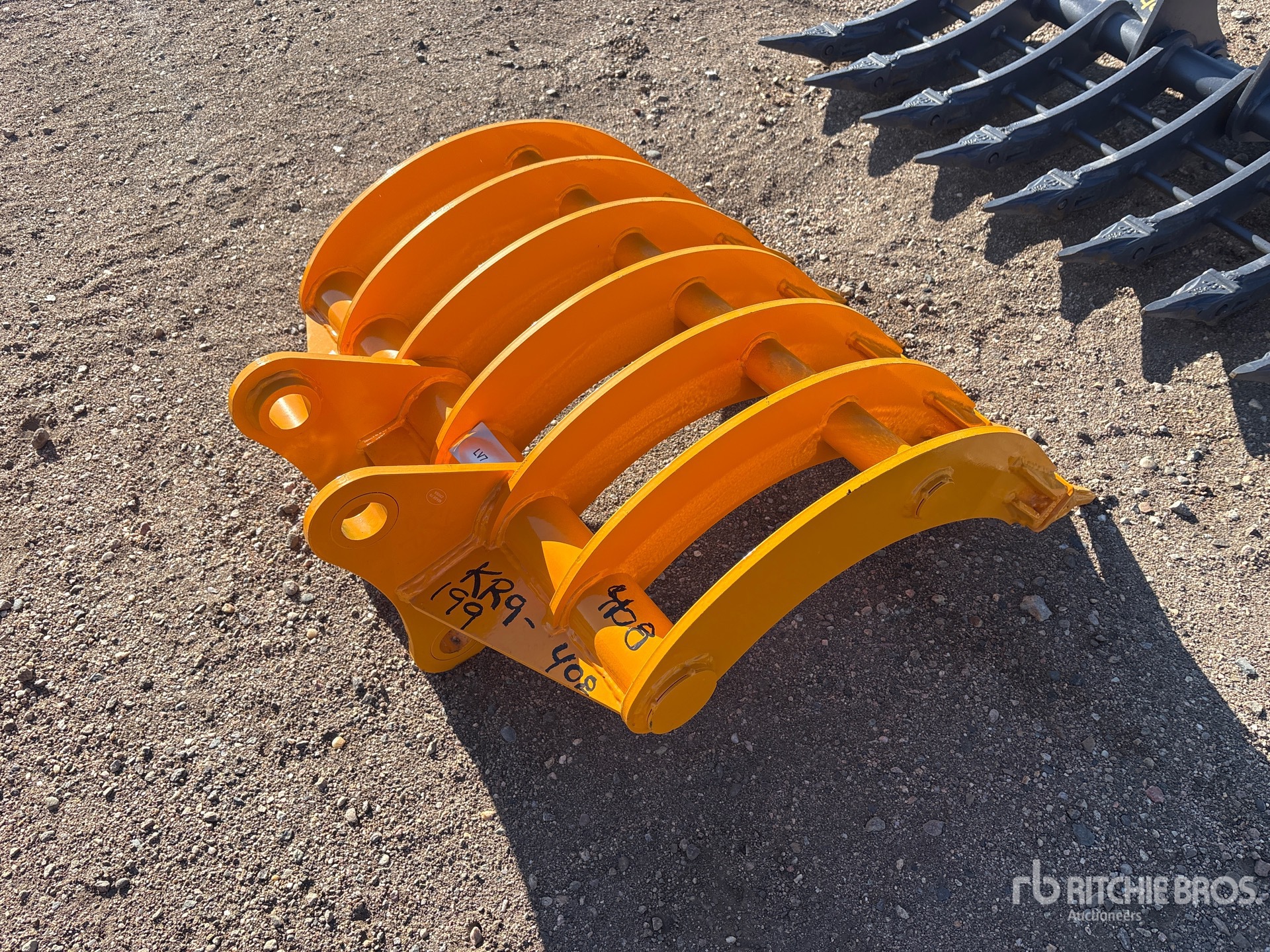 2026 GIYI 32 in - Fits Cat 305 (Unused)