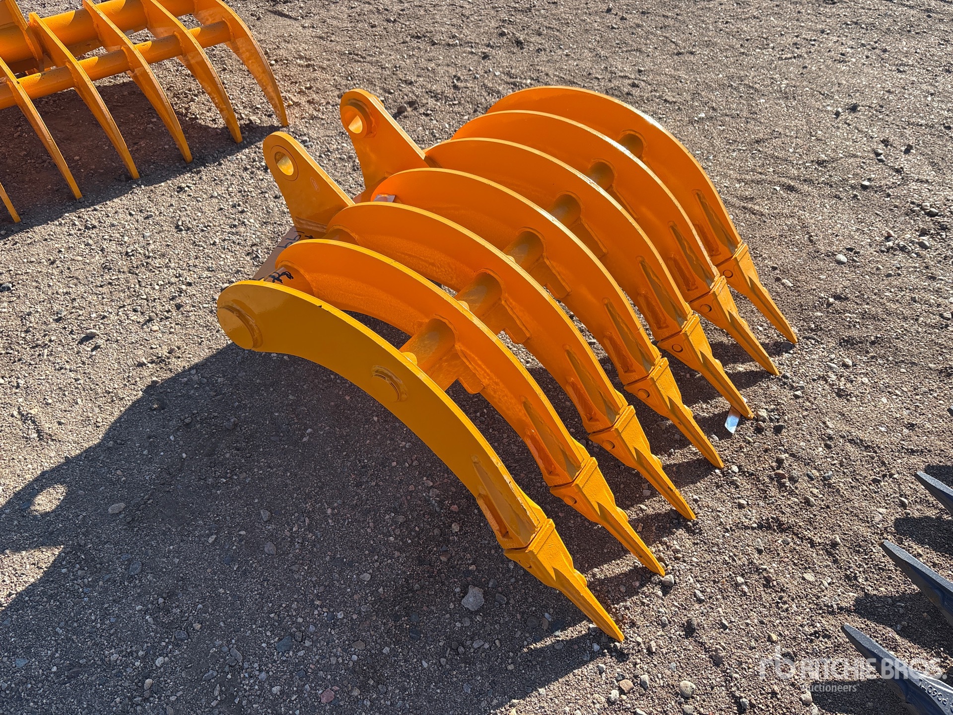 2026 GIYI 32 in - Fits Cat 305 (Unused)