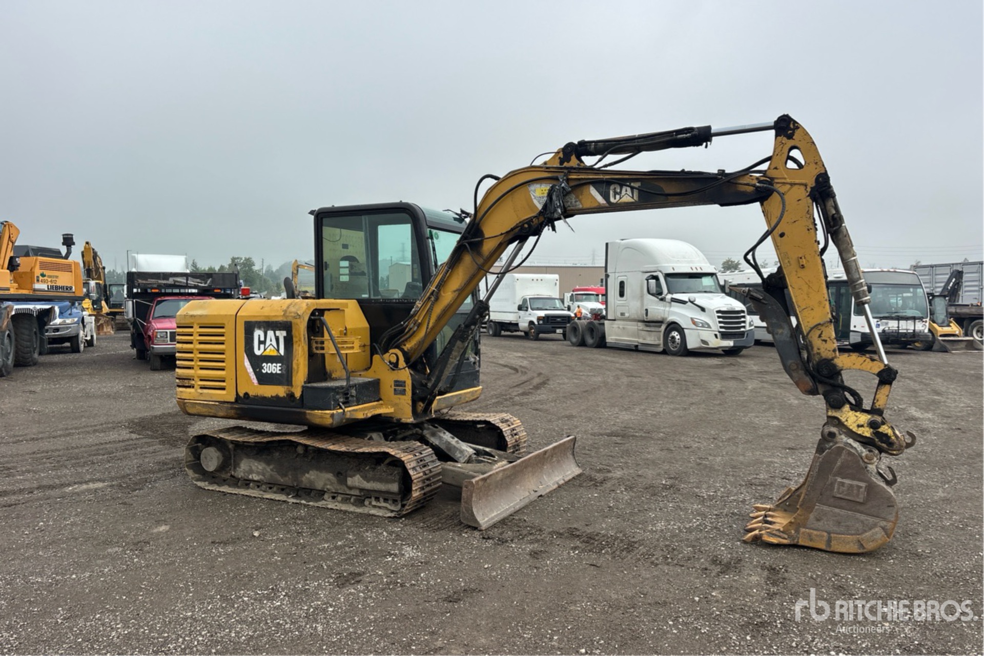2017 Caterpillar 305.5E2