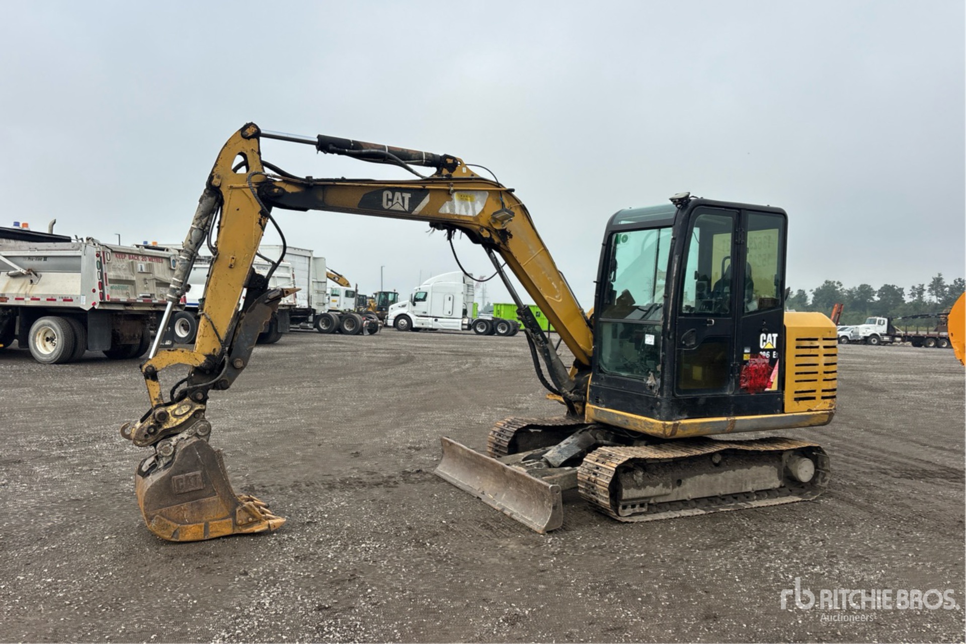 2017 Caterpillar 305.5E2