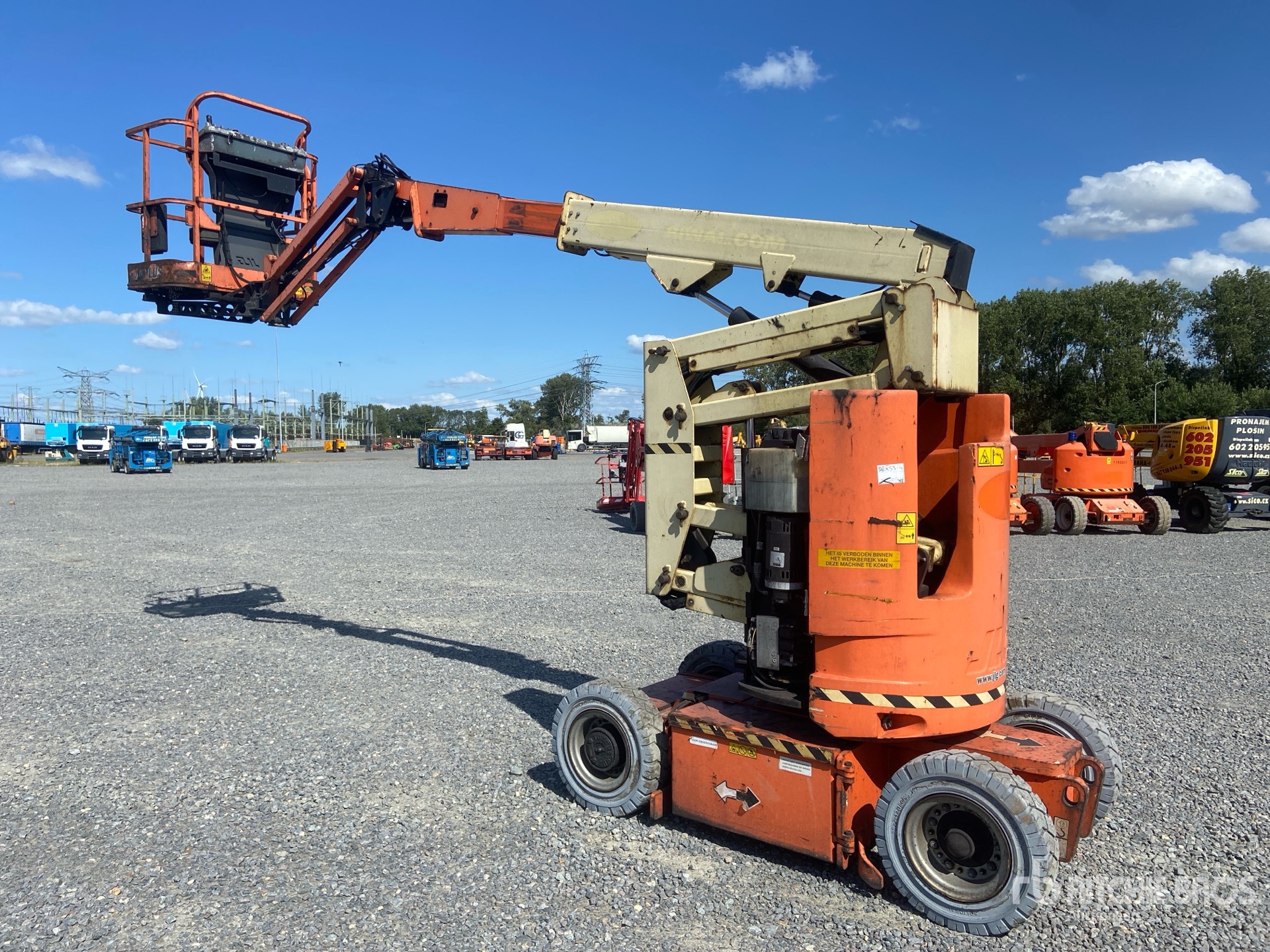 JLG E300AJP
