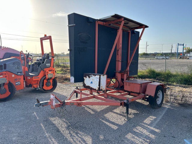 2010 Wanco WTLMB Solar Message Board (Inoperable)