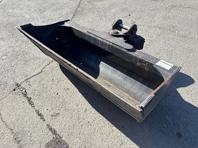 Attach2 TBTR080 69 in Q/C Hydraulic Tilting Excavator Bucket (Unused)