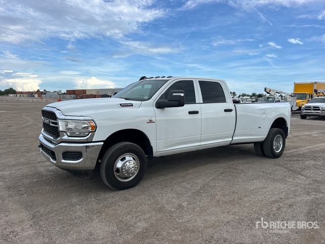 2023 Ram 3500 4x4 Crew Cab Pickup