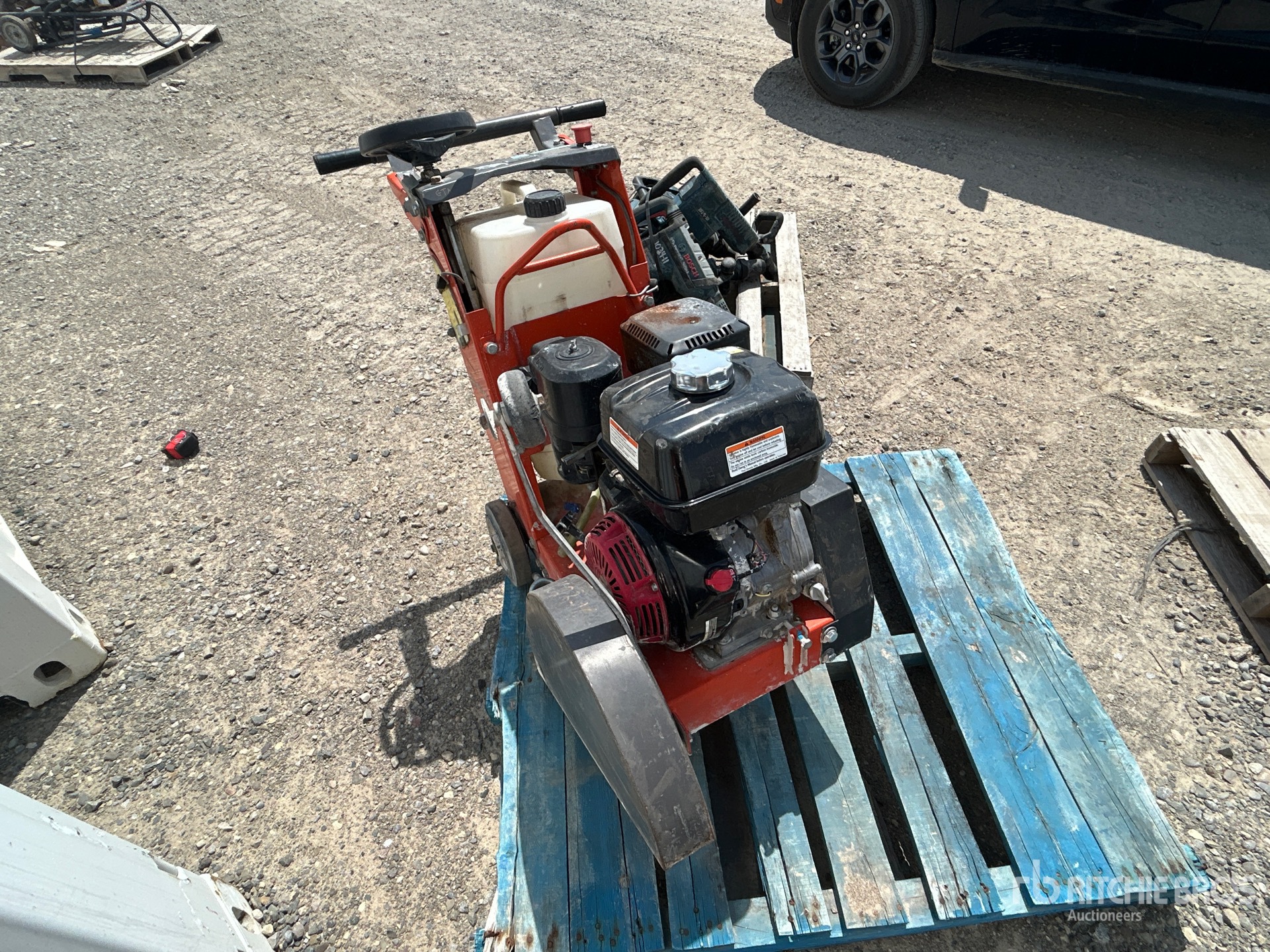 General Appearance with Picture, Right Front Corner