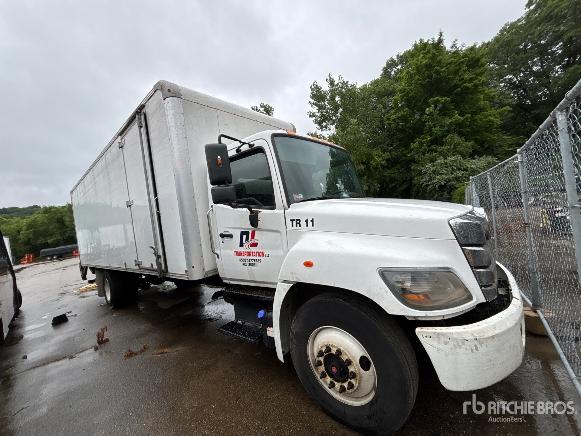 2022 Hino 268