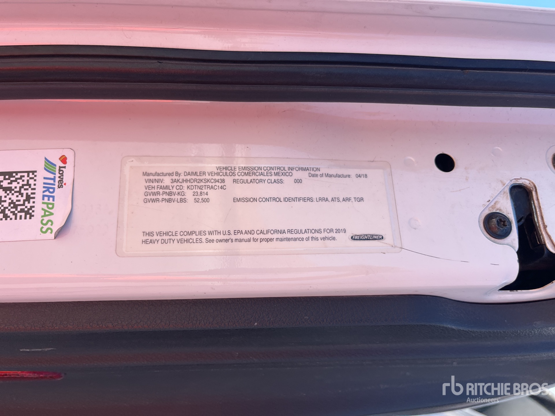 2019 Freightliner CASCADIA 126
