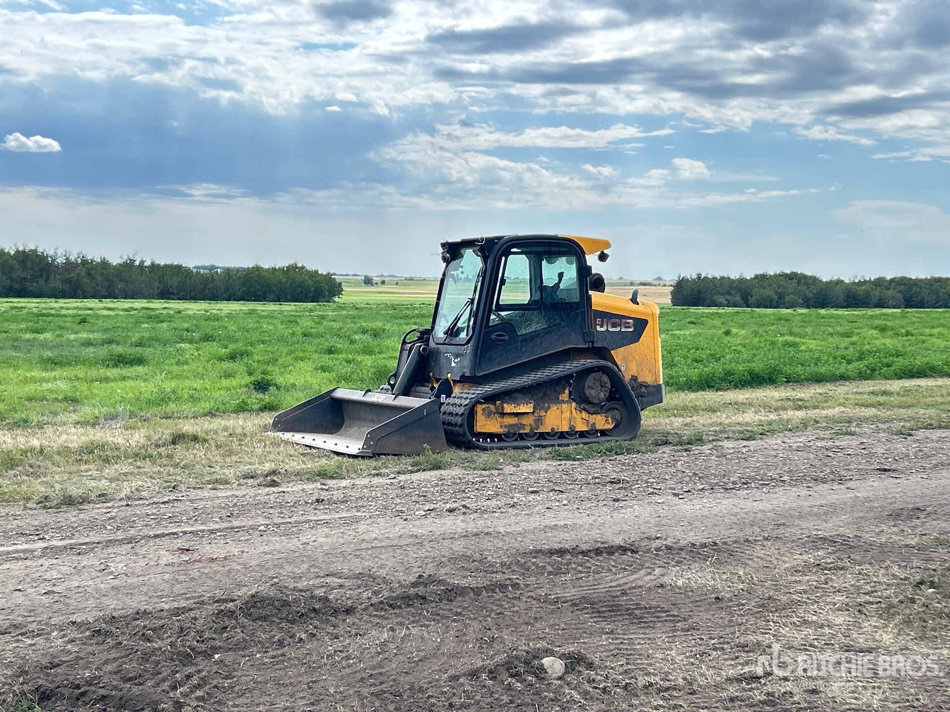 JCB T300