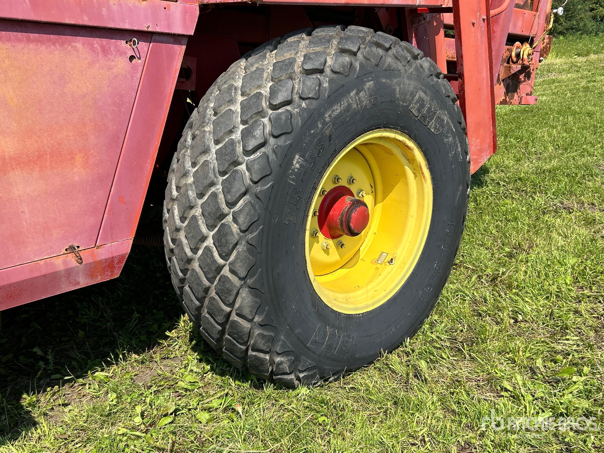 1989 New Holland 2000
