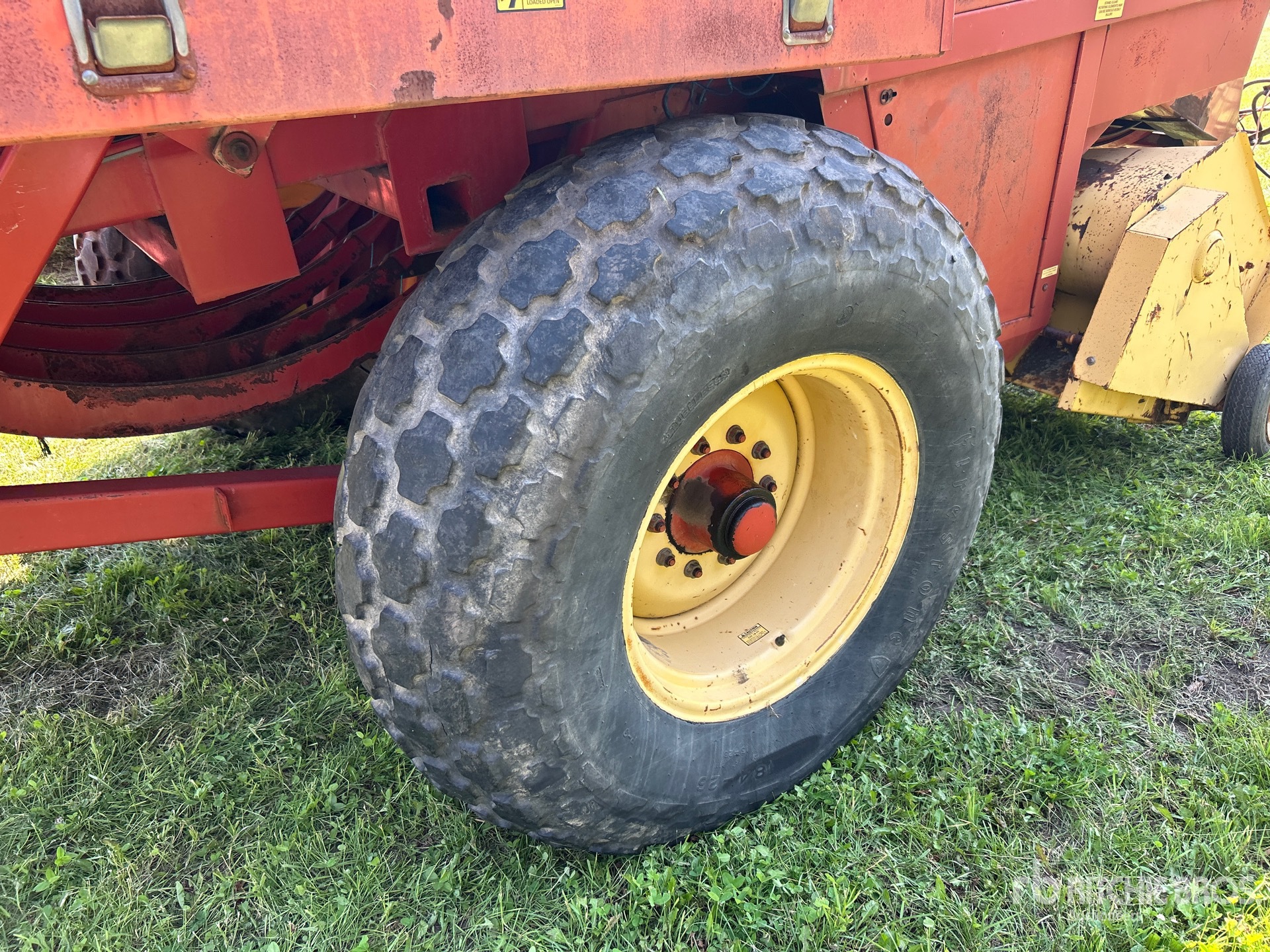 New Holland 2000