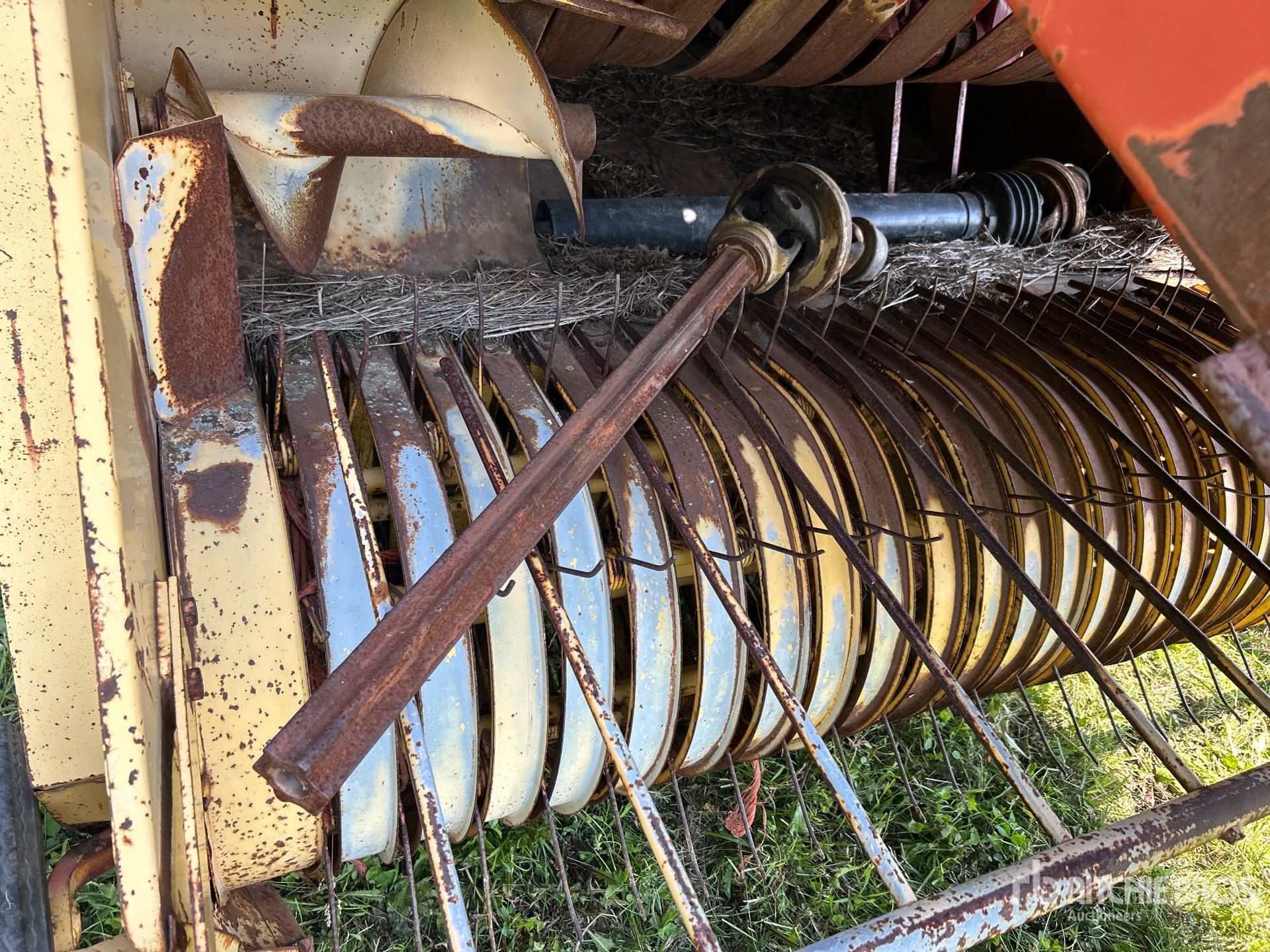 New Holland 2000
