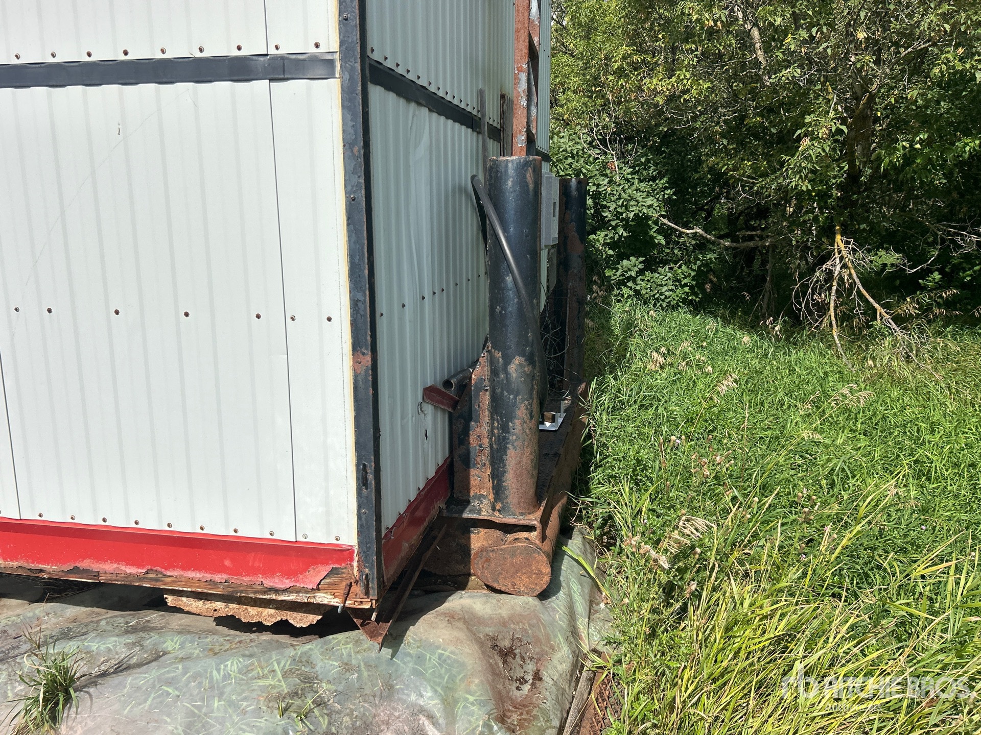 1997 Great Dane 42 ft x 102 in T/A