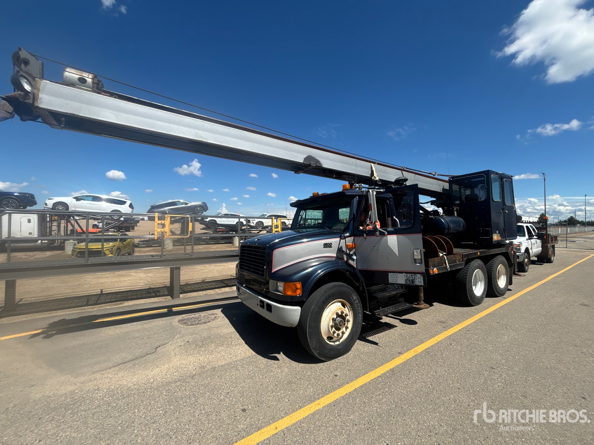 Photo of a 1998 International 6x4