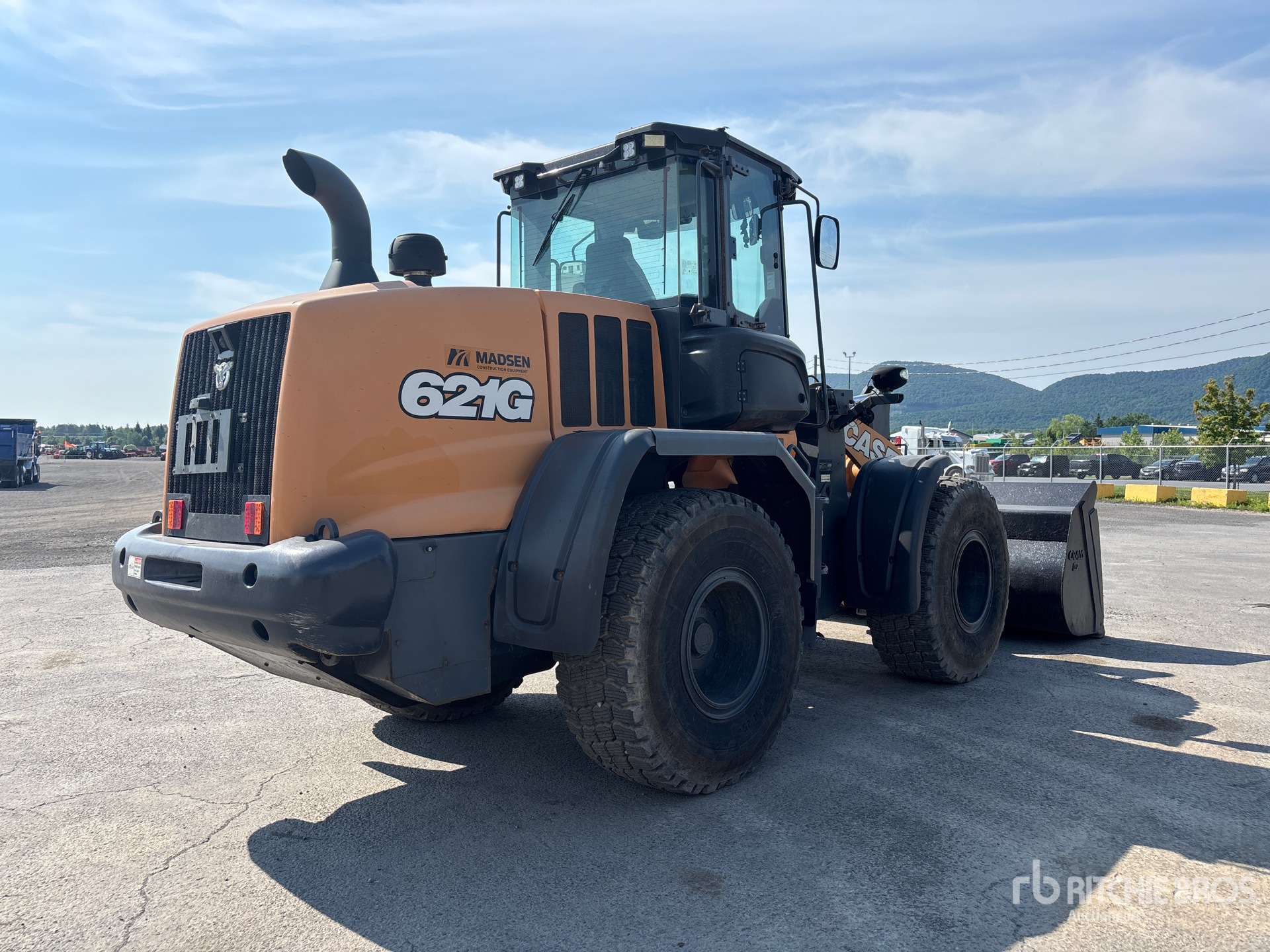 General Appearance with Picture, Right Rear Corner