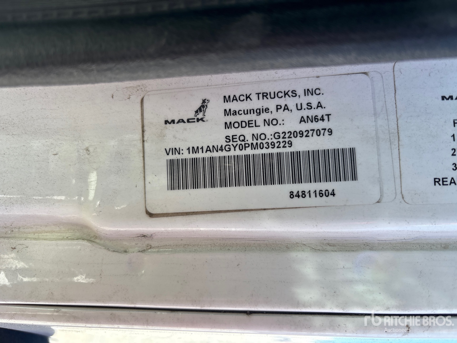 2023 Mack AN64T