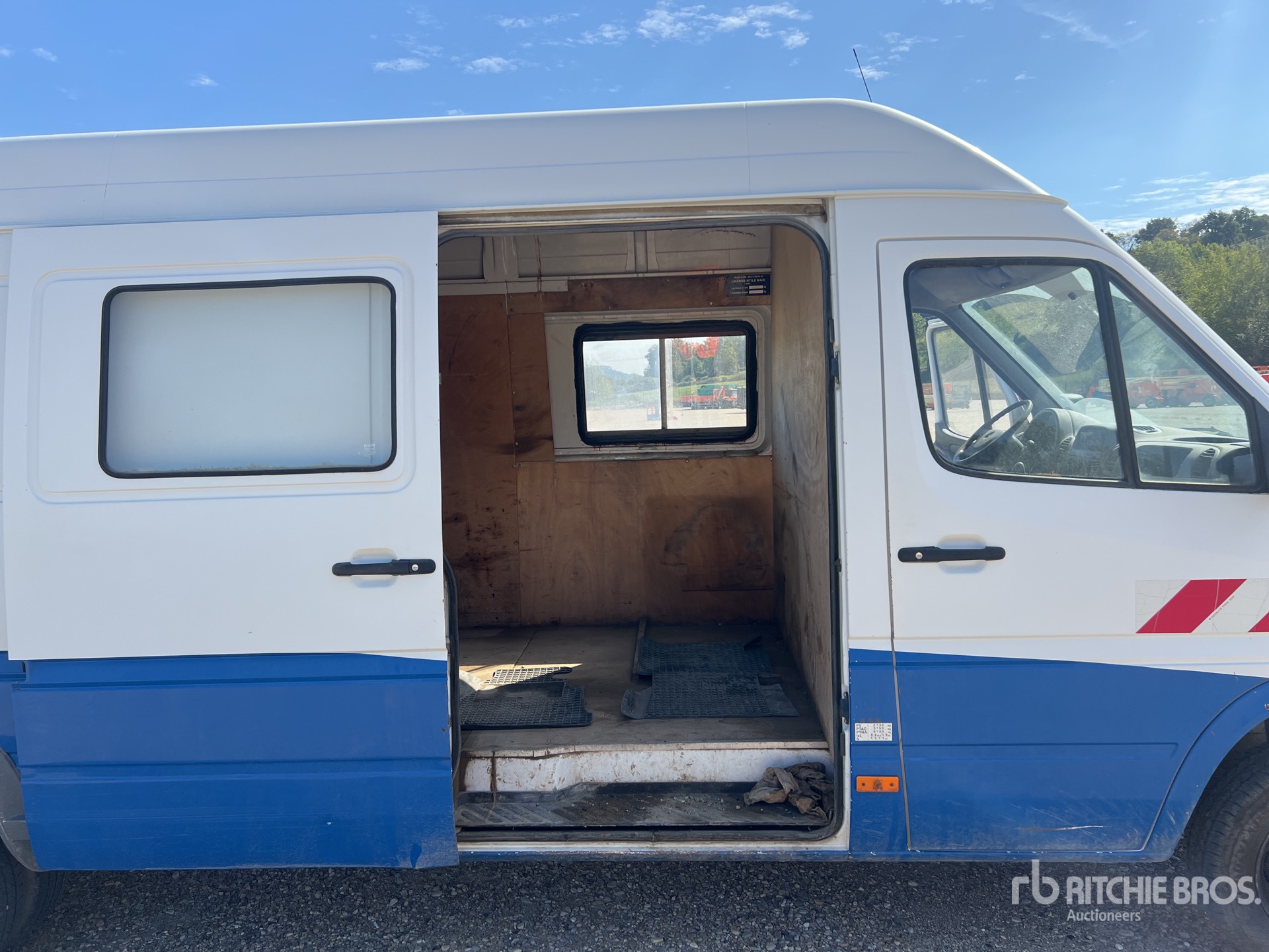 2002 Mercedes-Benz SPRINTER 413CDI