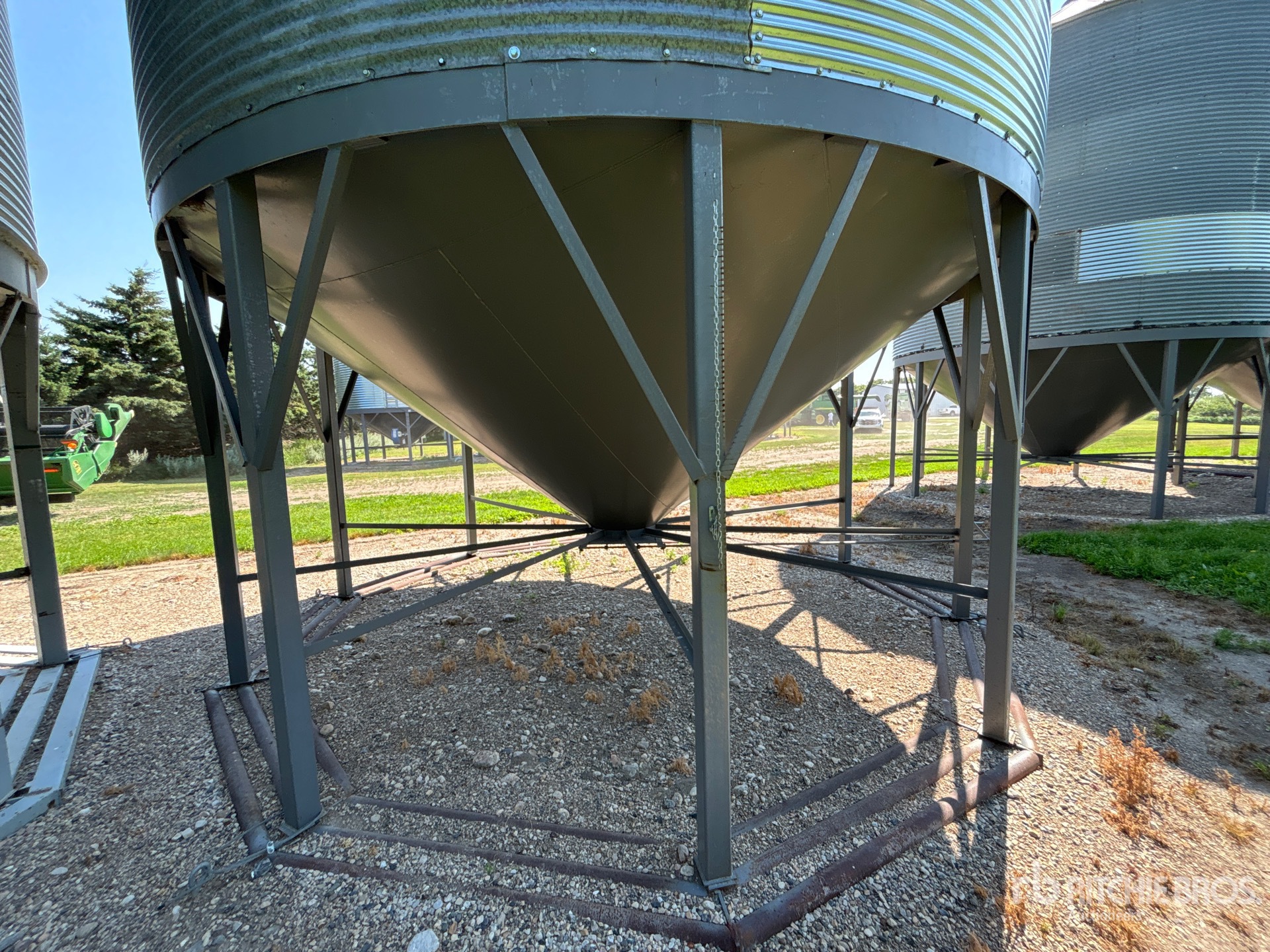 Westeel +/- 4500 bu 6 Ring Hopper