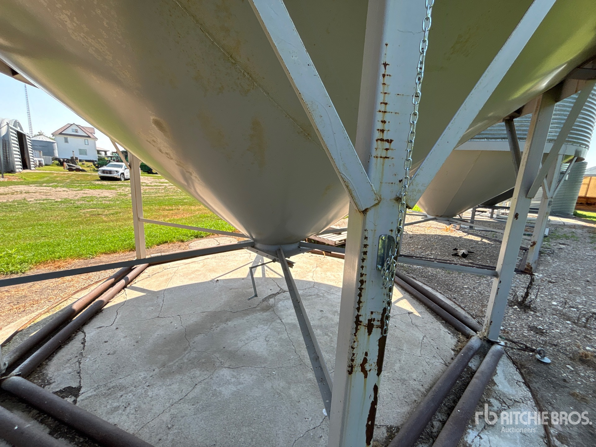 Westeel +/- 2400 bu 5 Ring Hopper