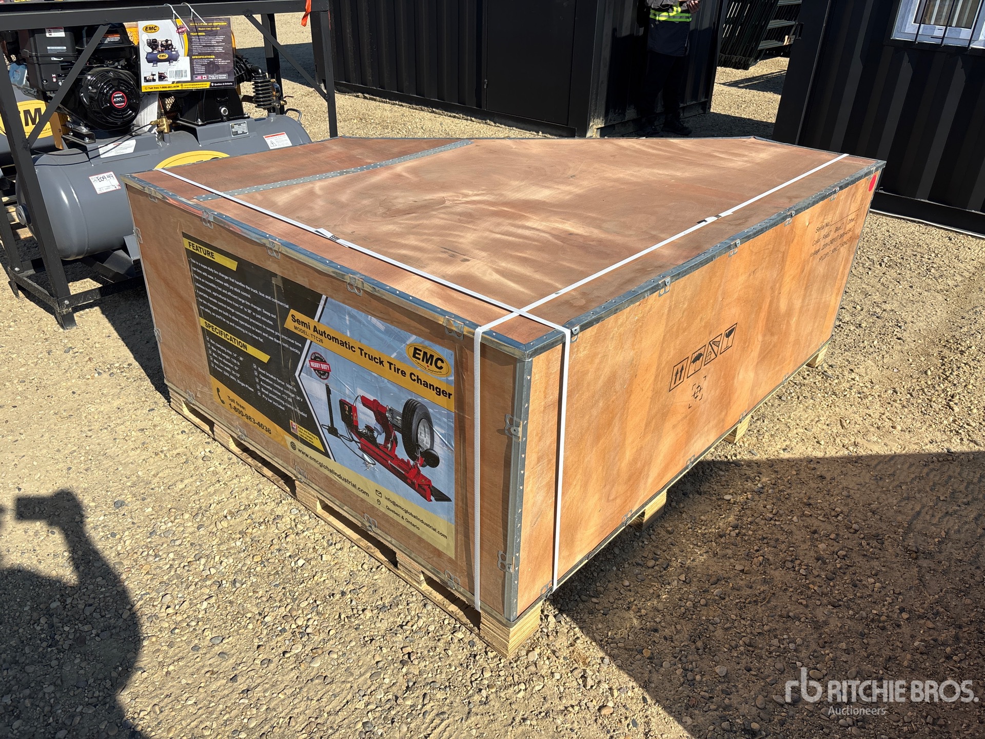 General Appearance with Picture, Right Rear Corner
