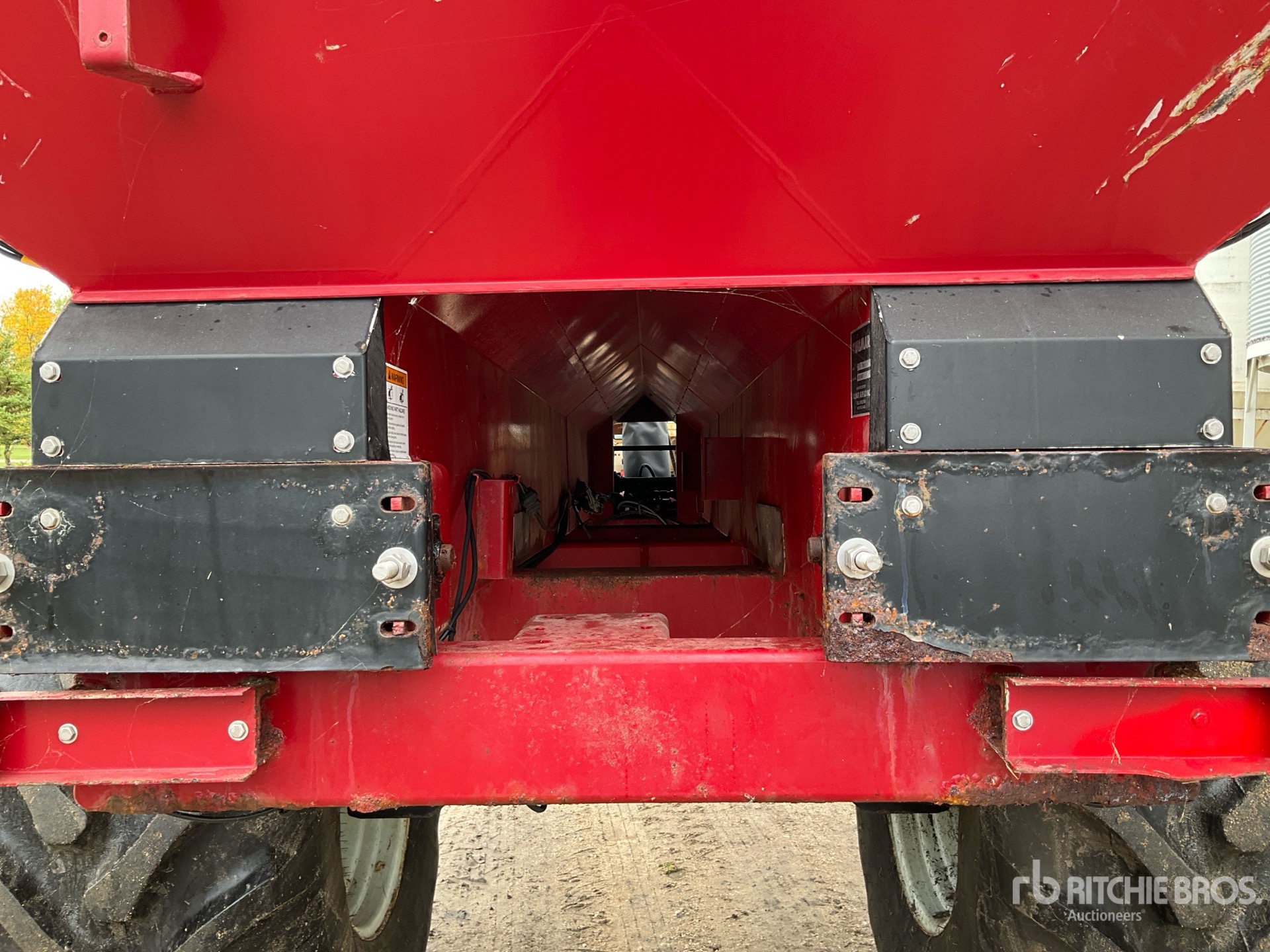 2016 Valmar 8611