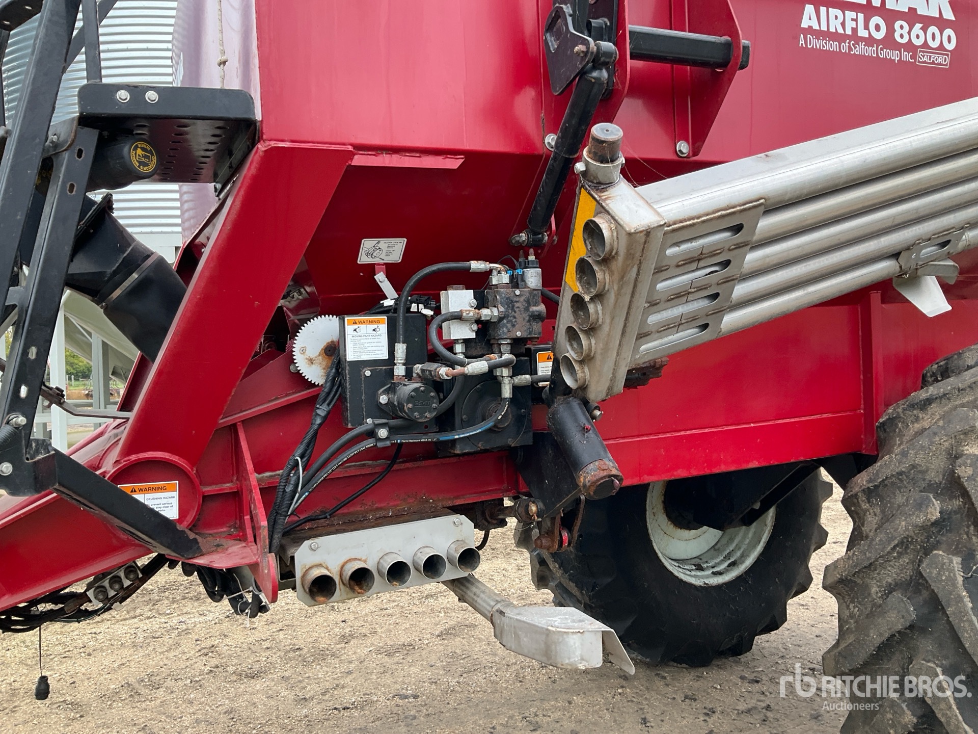 2016 Valmar 8611