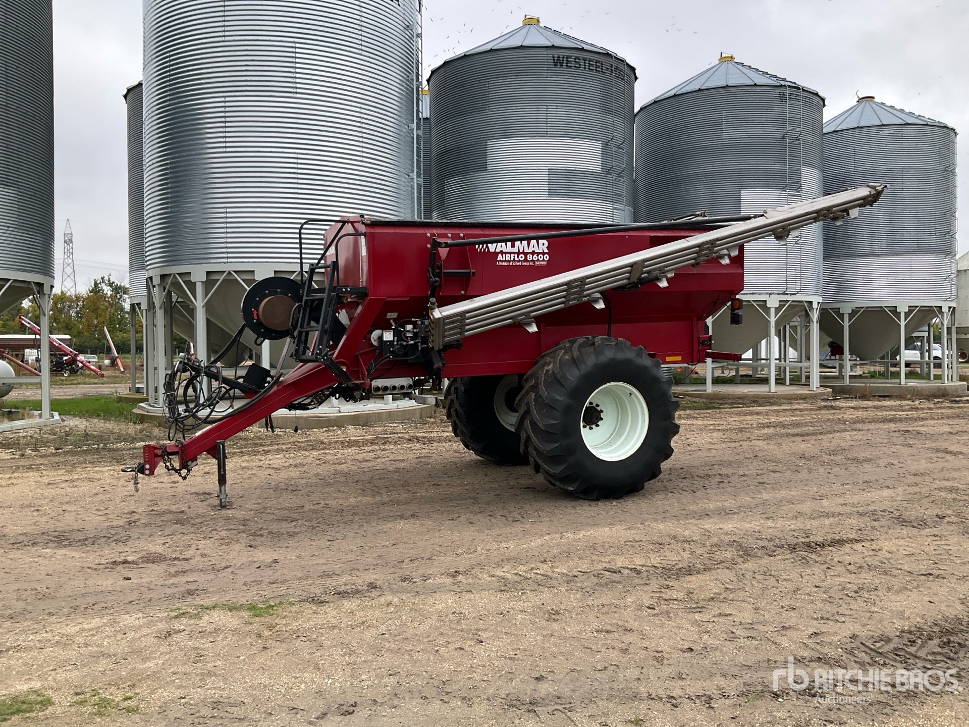 2016 Valmar 8611