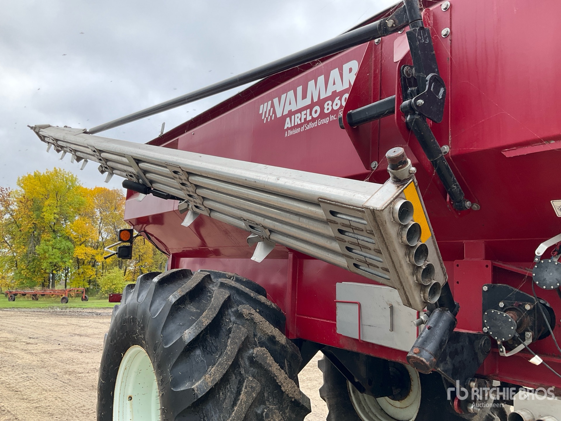 2016 Valmar 8611