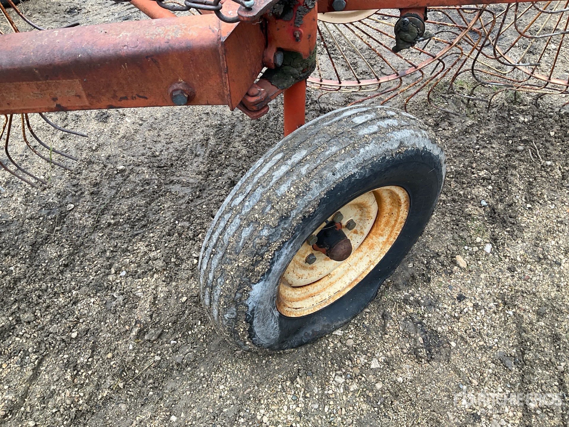 Vicon 20 ft 6 Wheel