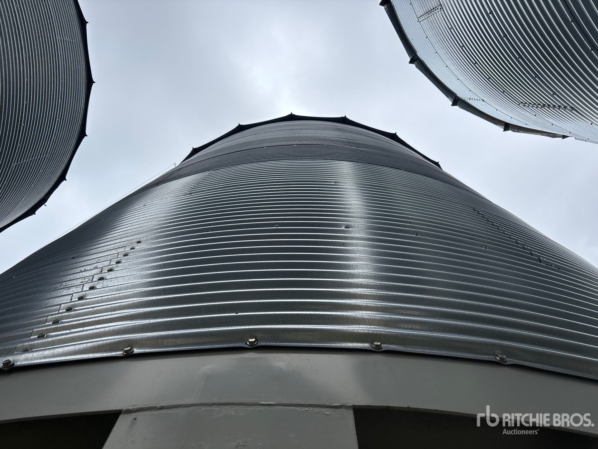Westeel +/- 5500 bu 8 Ring Hopper