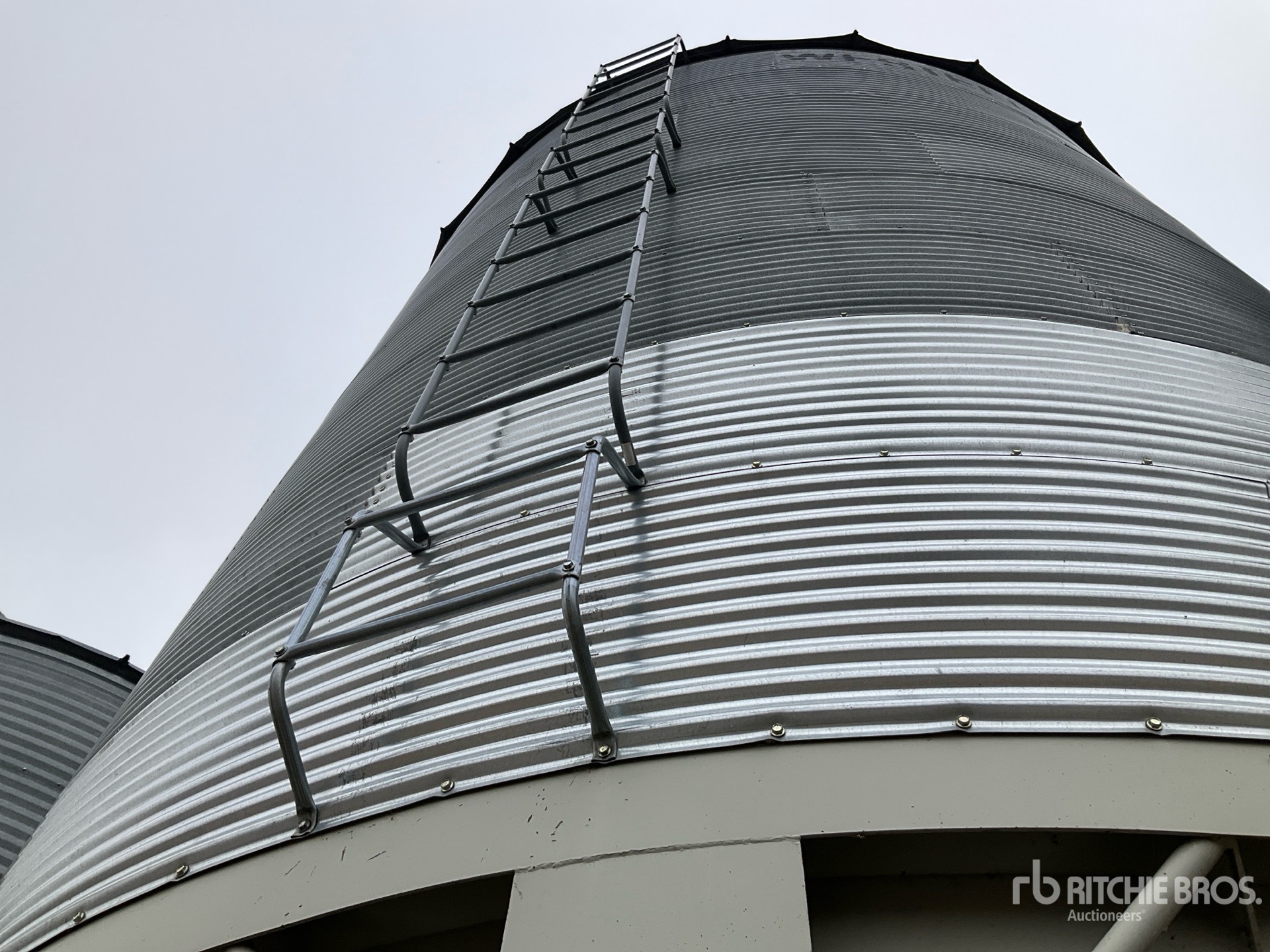 Westeel +/- 5500 bu 8 Ring Hopper