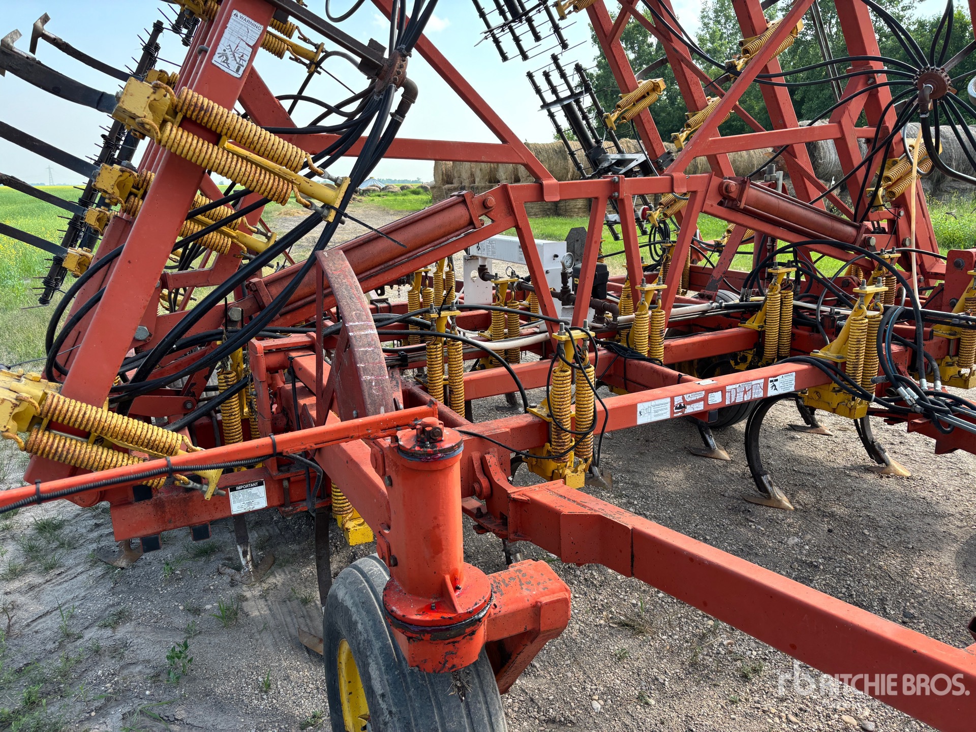 2010 Bourgault 8810