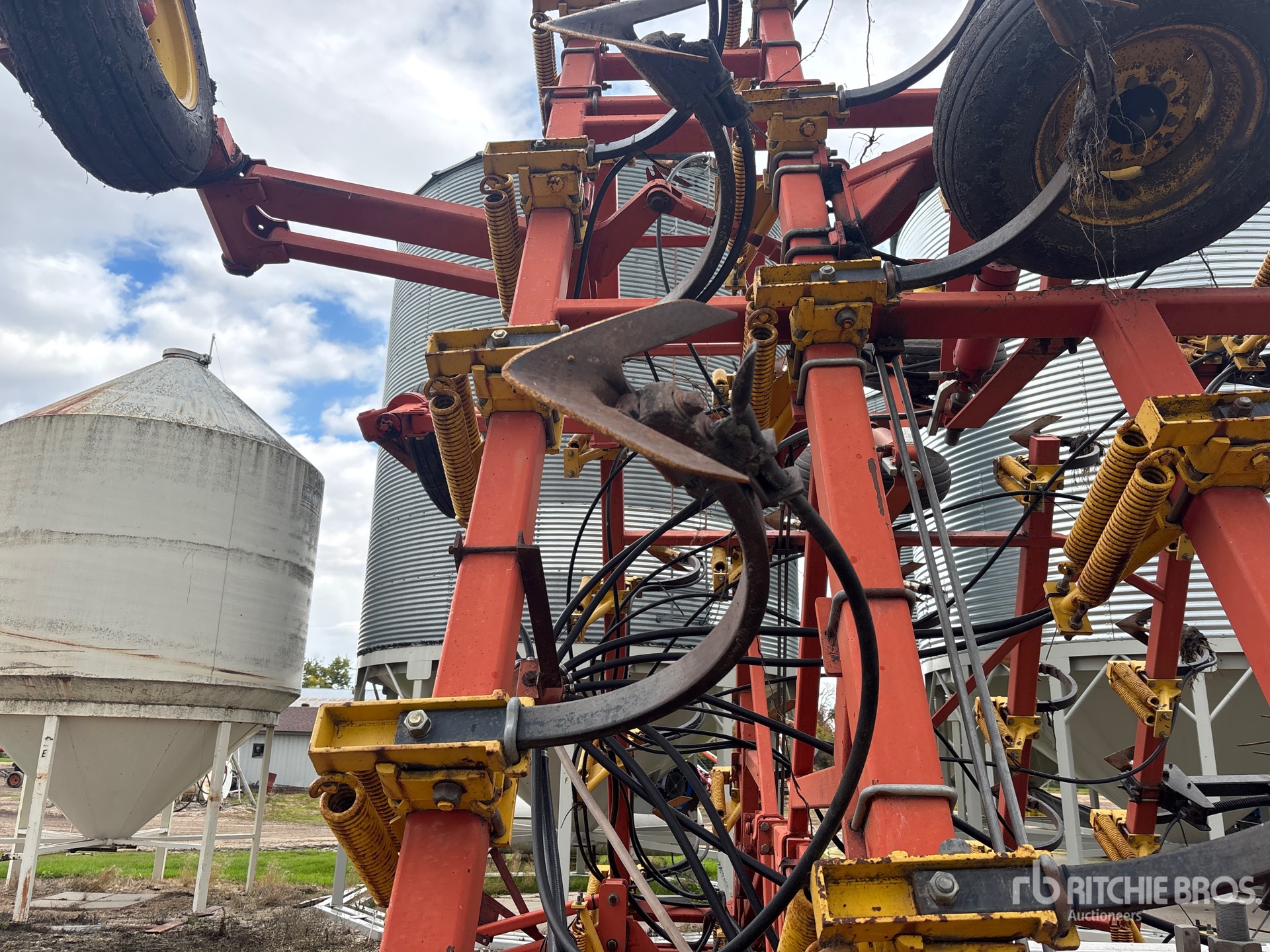 2010 Bourgault 8810