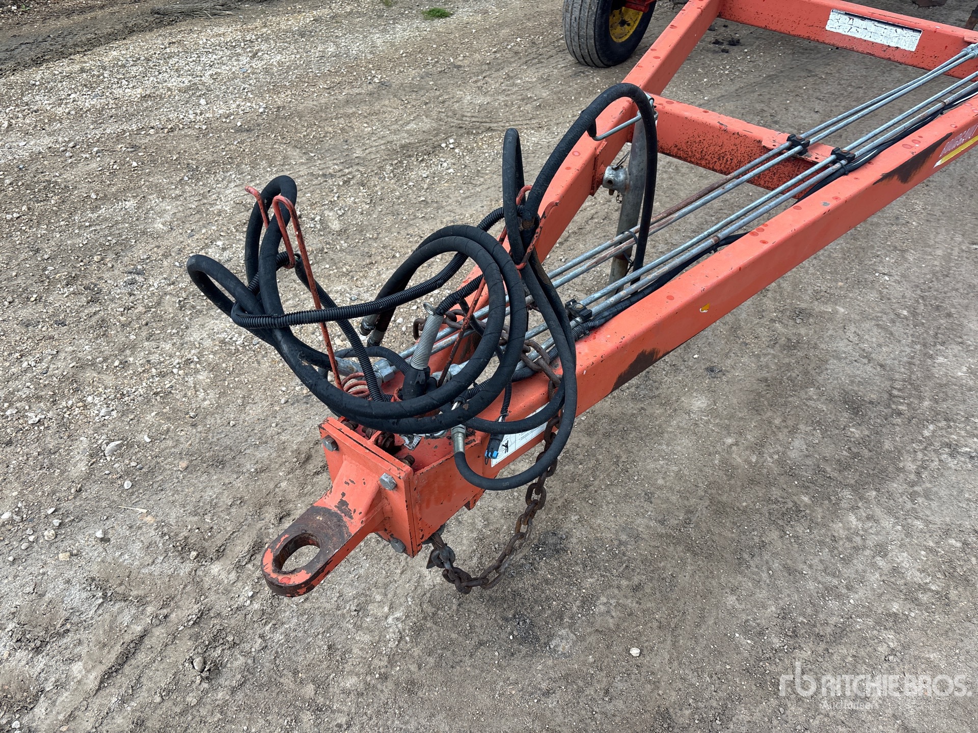 2010 Bourgault 8810