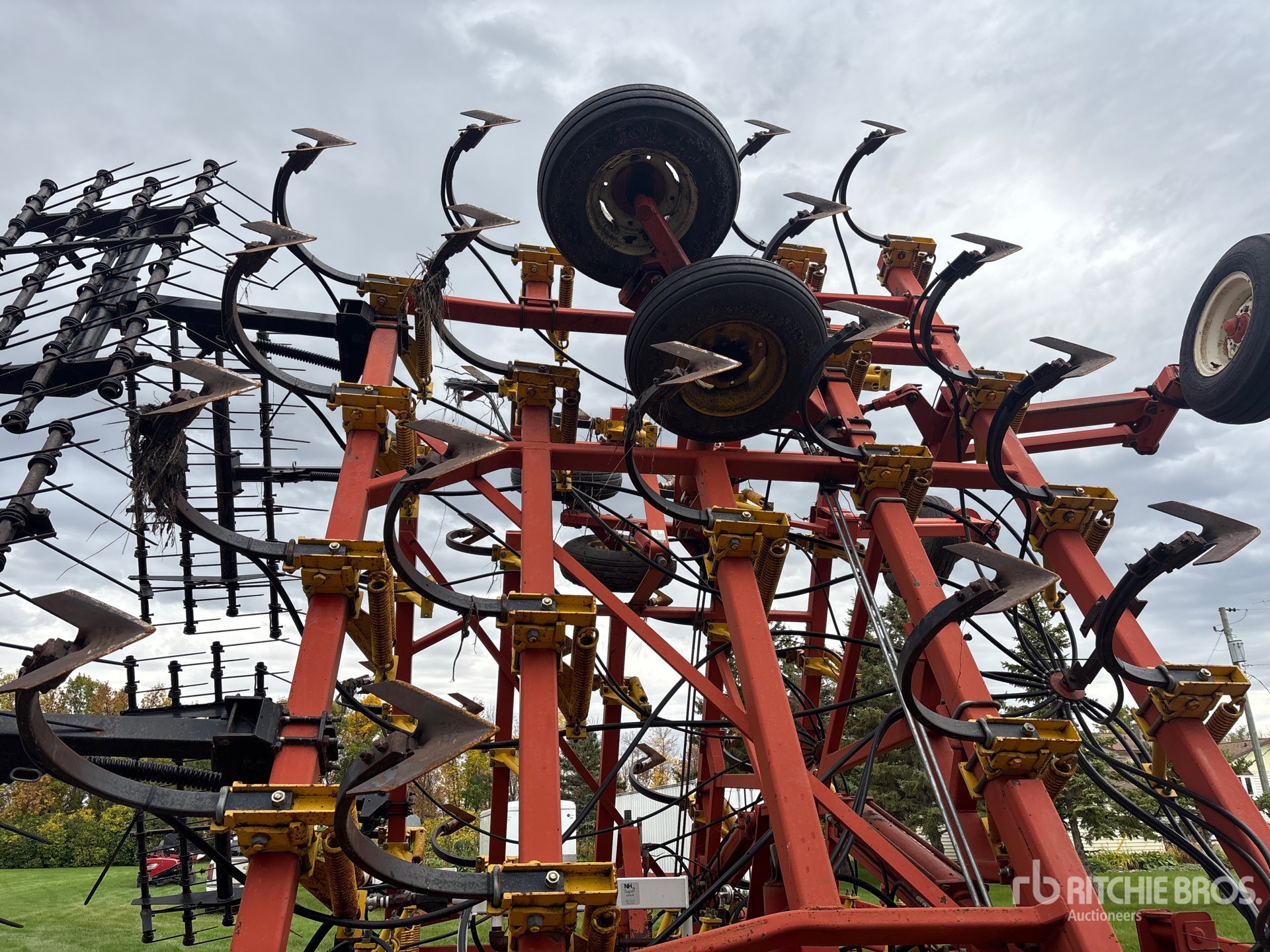 2010 Bourgault 8810