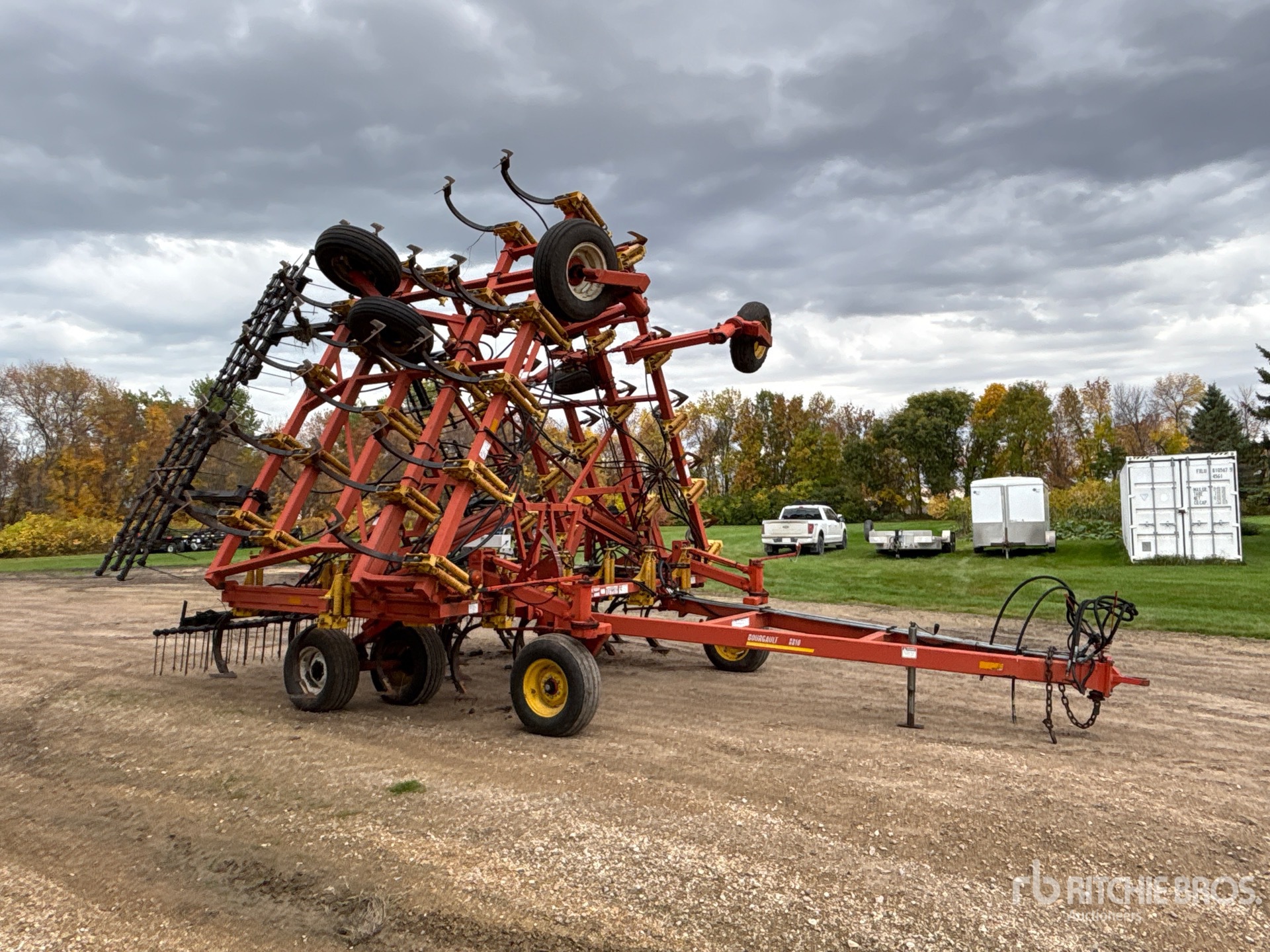 2010 Bourgault 8810