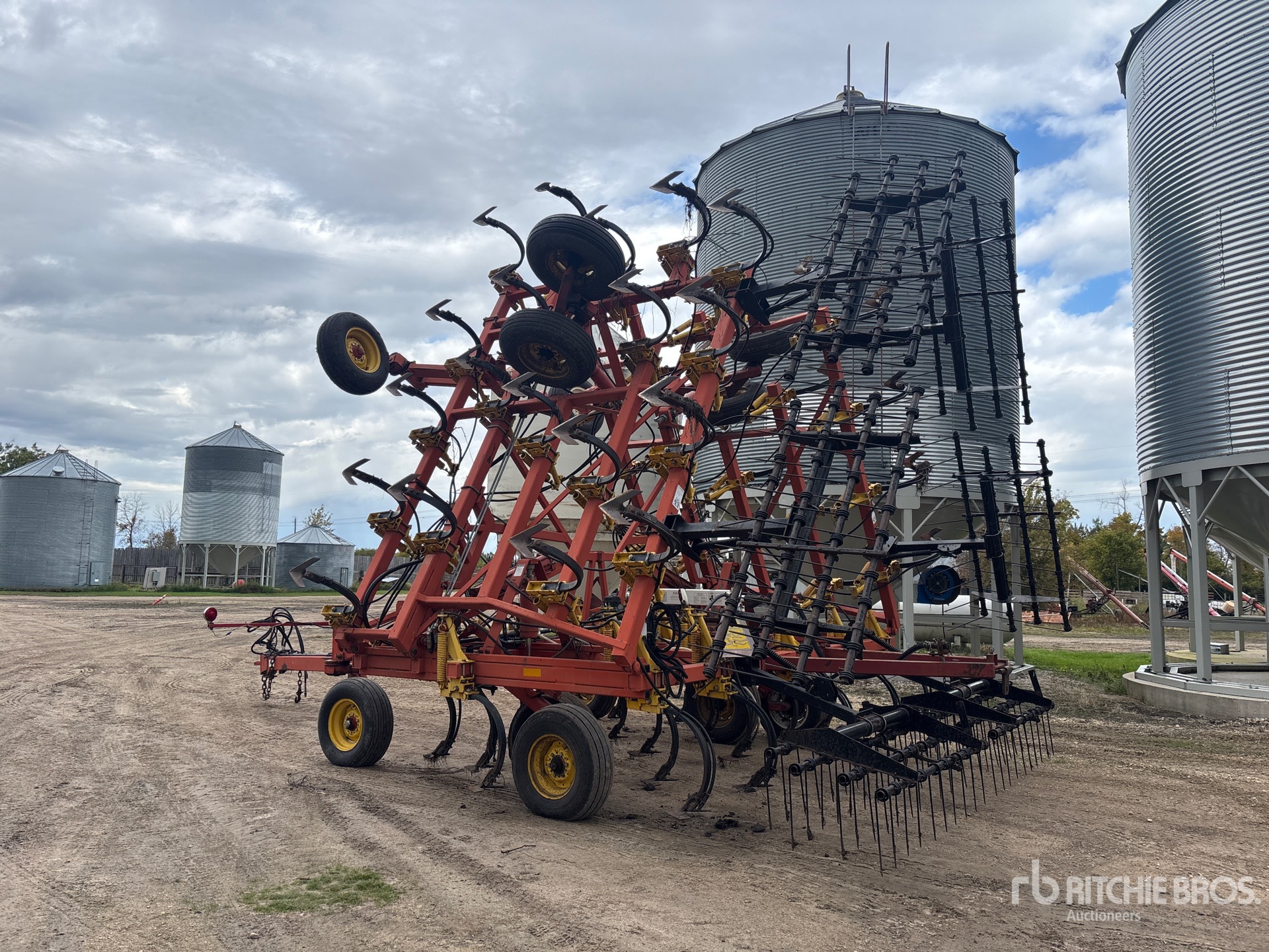 2010 Bourgault 8810
