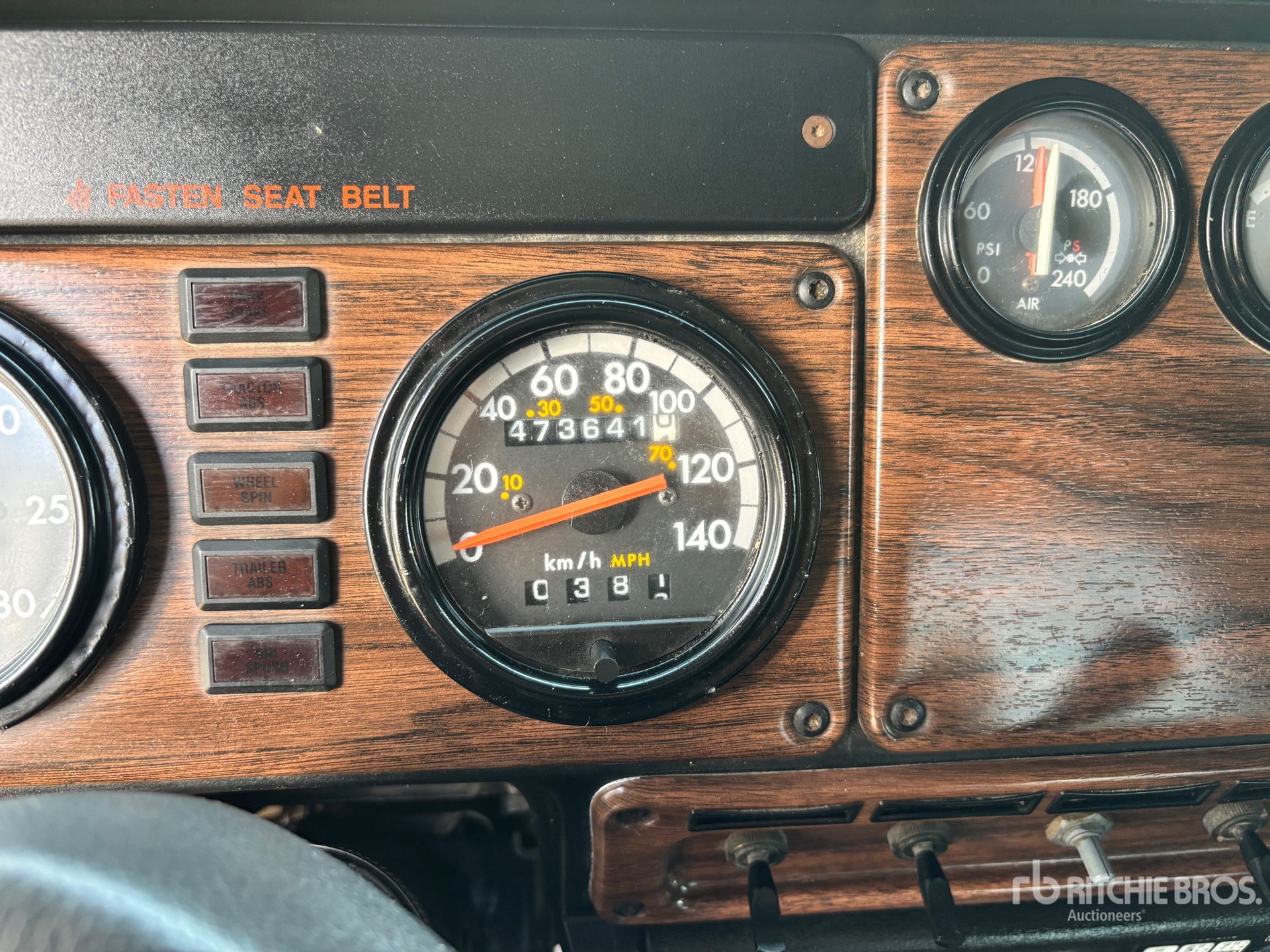 1998 Freightliner FLD120