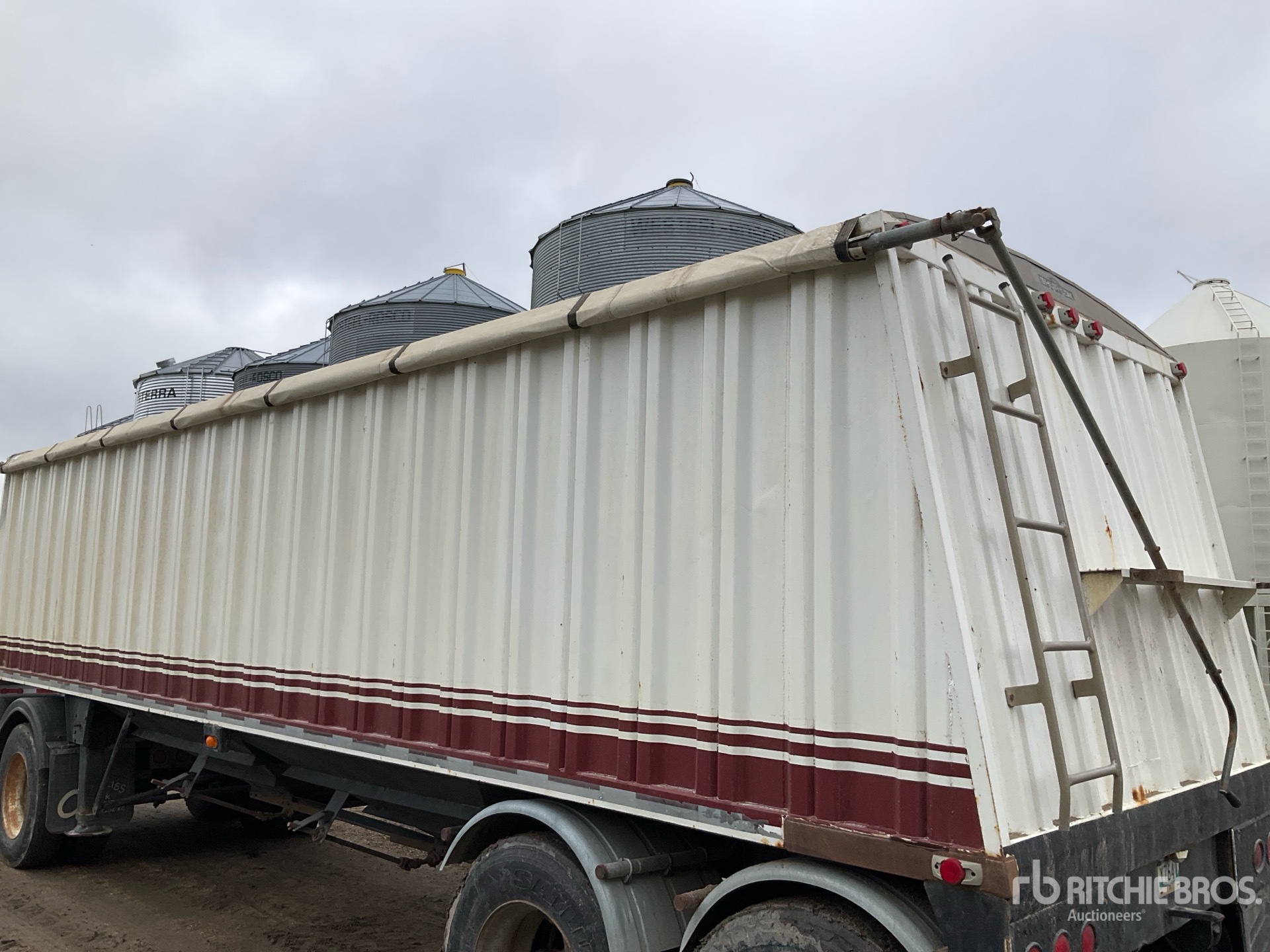 1993 Load King 30 ft T/A