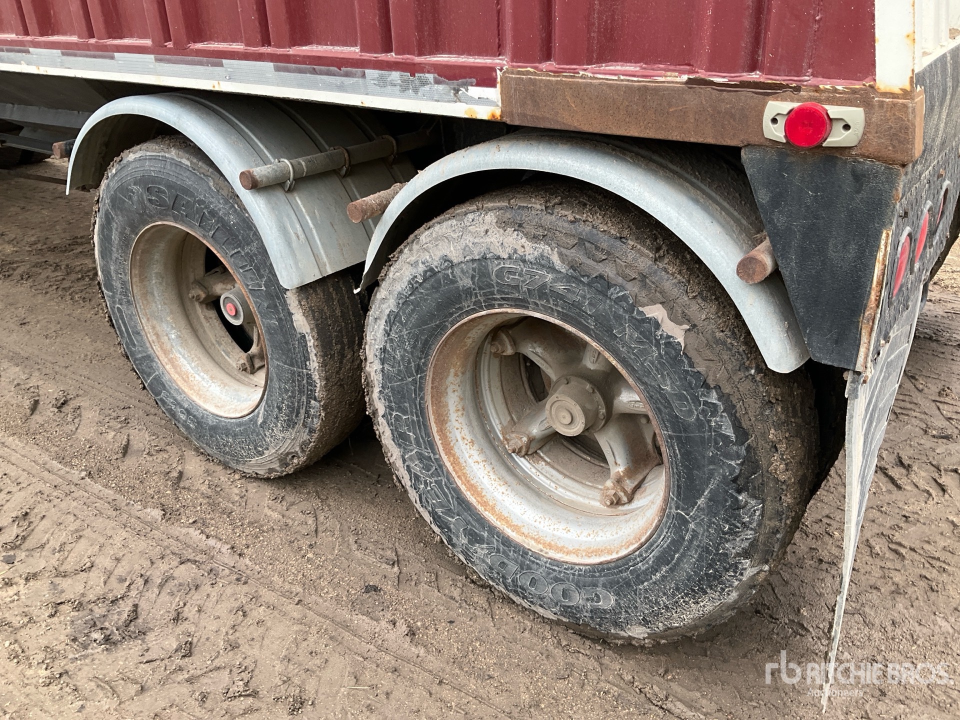 1993 Load King 30 ft T/A