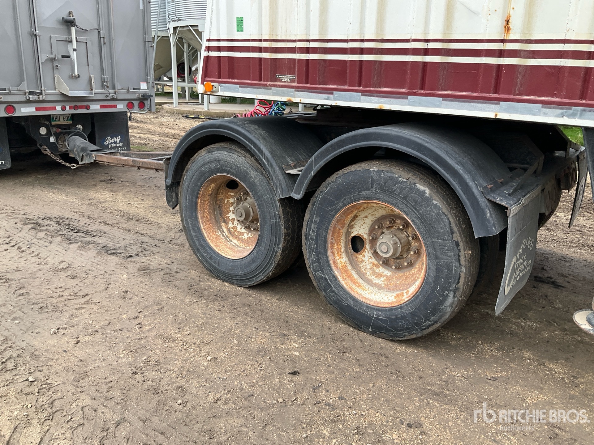 1993 Load King 30 ft T/A
