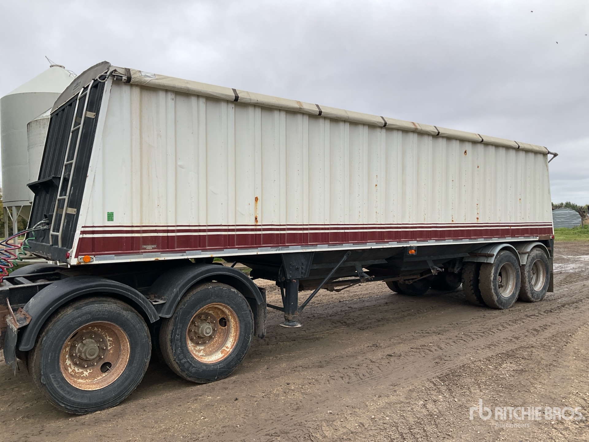 1993 Load King 30 ft T/A