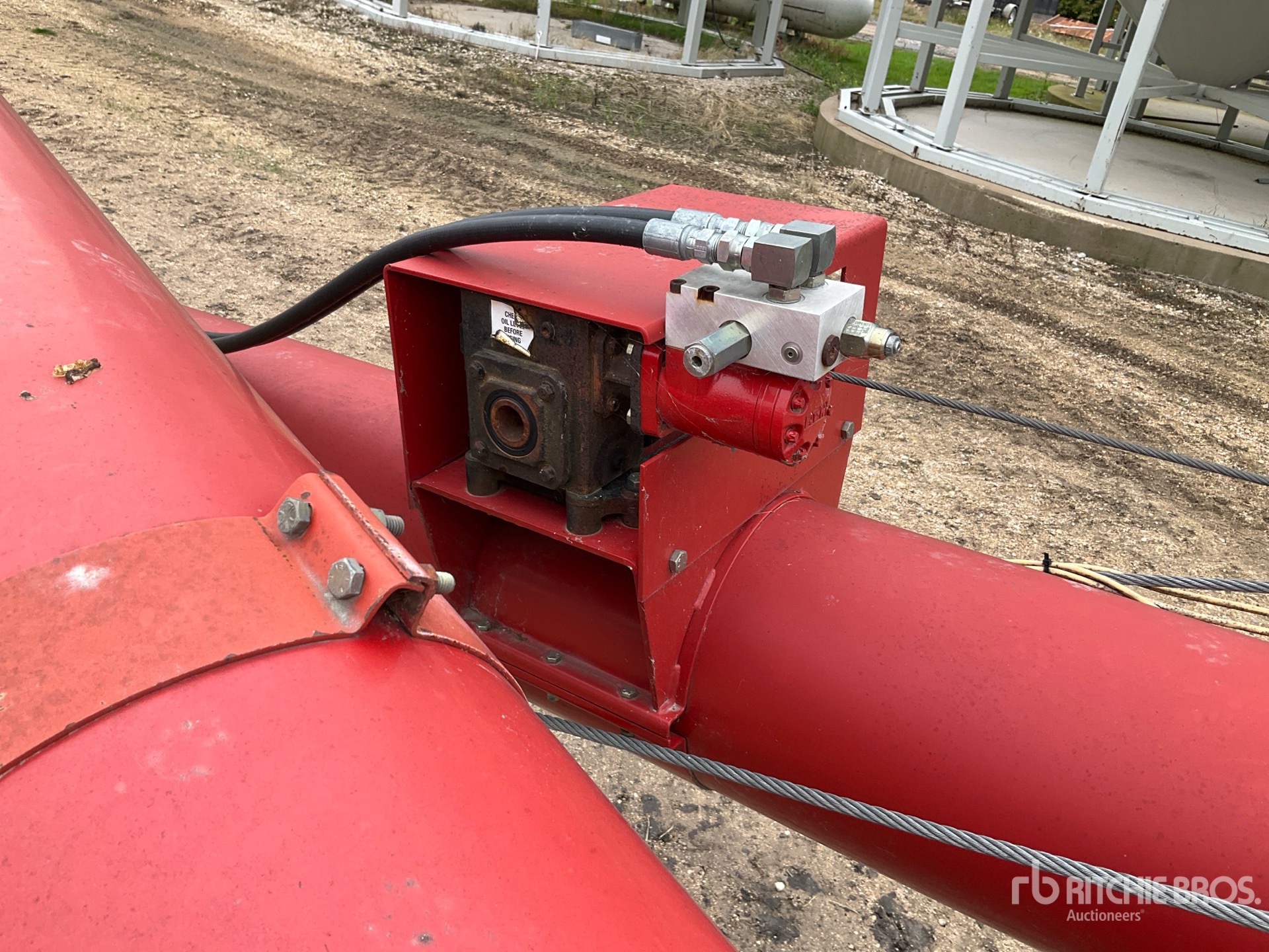 2008 Farm King 1370