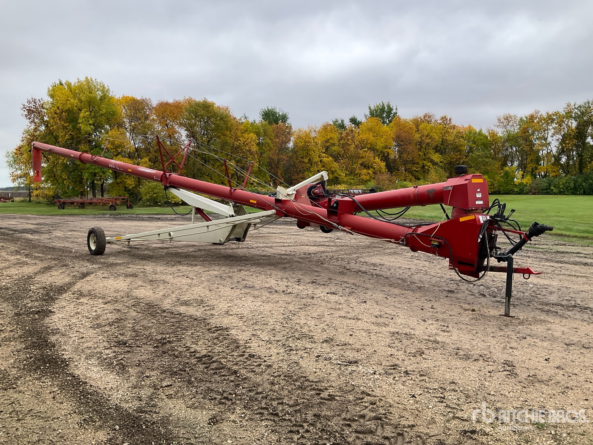 2008 Farm King 1370